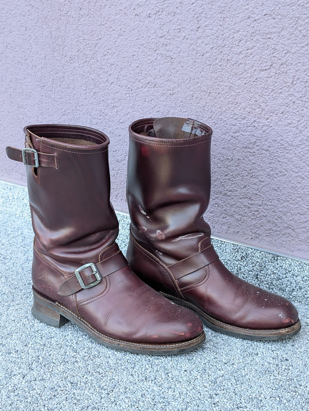 Photo by Rieslingspaschteit on July 7, 2024 of the Sendra Engineer Boot 18345 in Horween Color 8 Chromexcel.