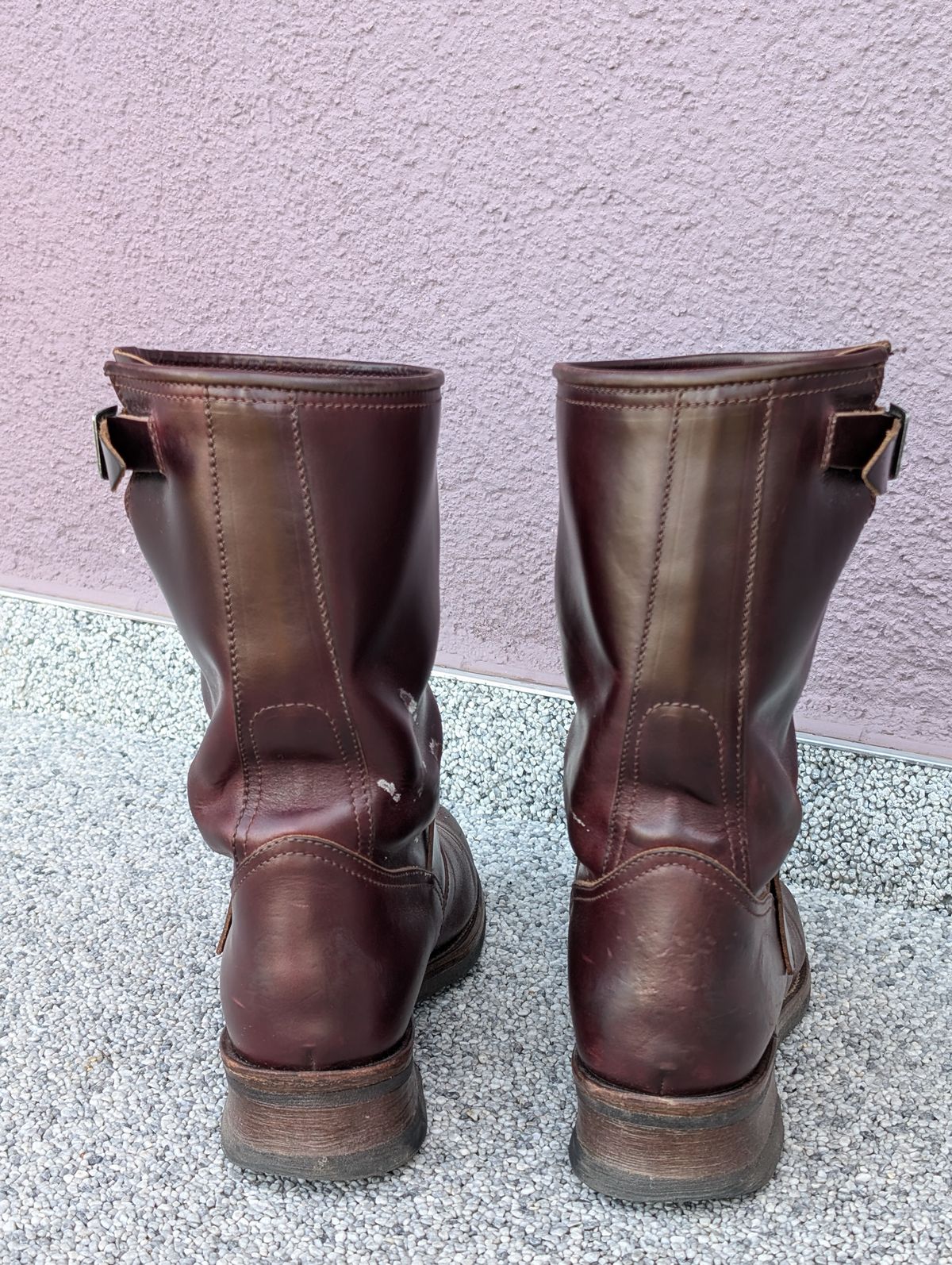 Photo by Rieslingspaschteit on July 7, 2024 of the Sendra Engineer Boot 18345 in Horween Color 8 Chromexcel.