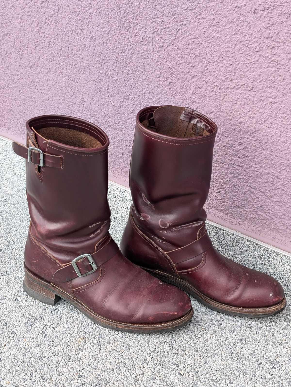 Photo by Rieslingspaschteit on July 7, 2024 of the Sendra Engineer Boot 18345 in Horween Color 8 Chromexcel.