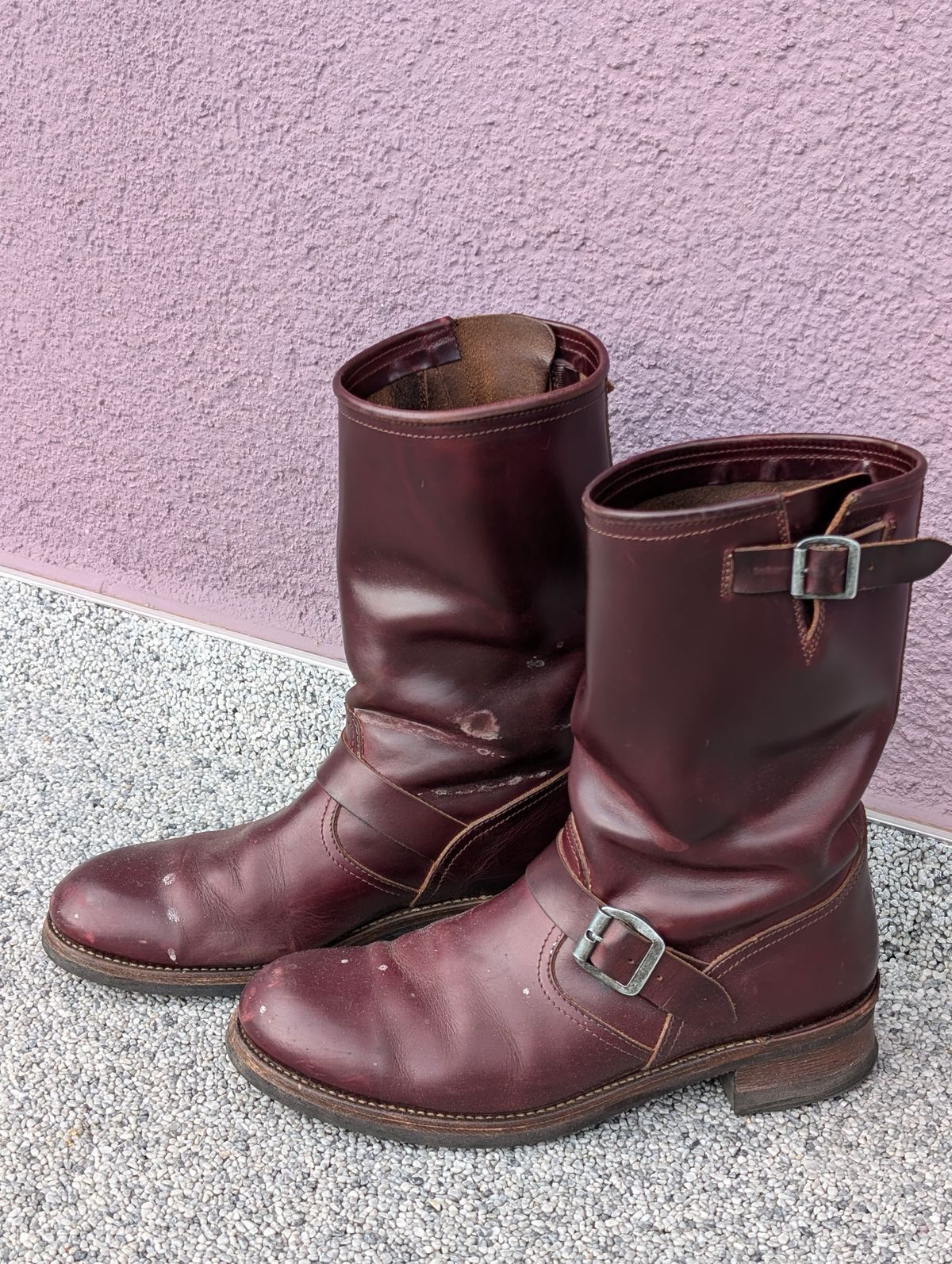 Photo by Rieslingspaschteit on July 7, 2024 of the Sendra Engineer Boot 18345 in Horween Color 8 Chromexcel.