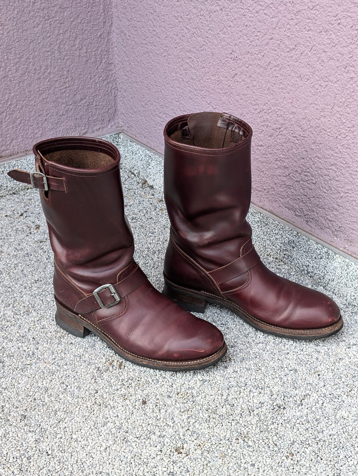 Photo by Rieslingspaschteit on July 7, 2024 of the Sendra Engineer Boot 18345 in Horween Color 8 Chromexcel.