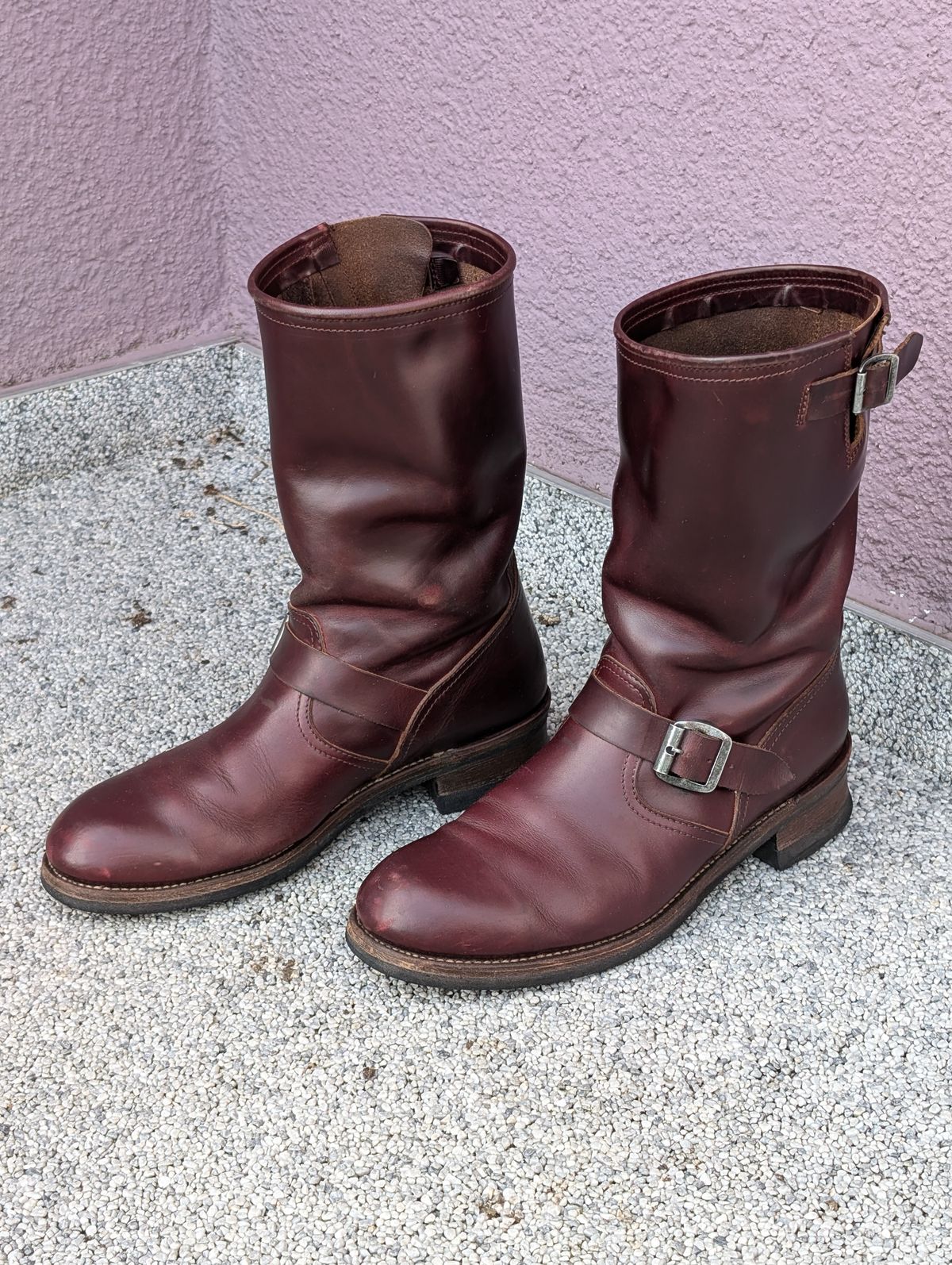 Photo by Rieslingspaschteit on July 7, 2024 of the Sendra Engineer Boot 18345 in Horween Color 8 Chromexcel.