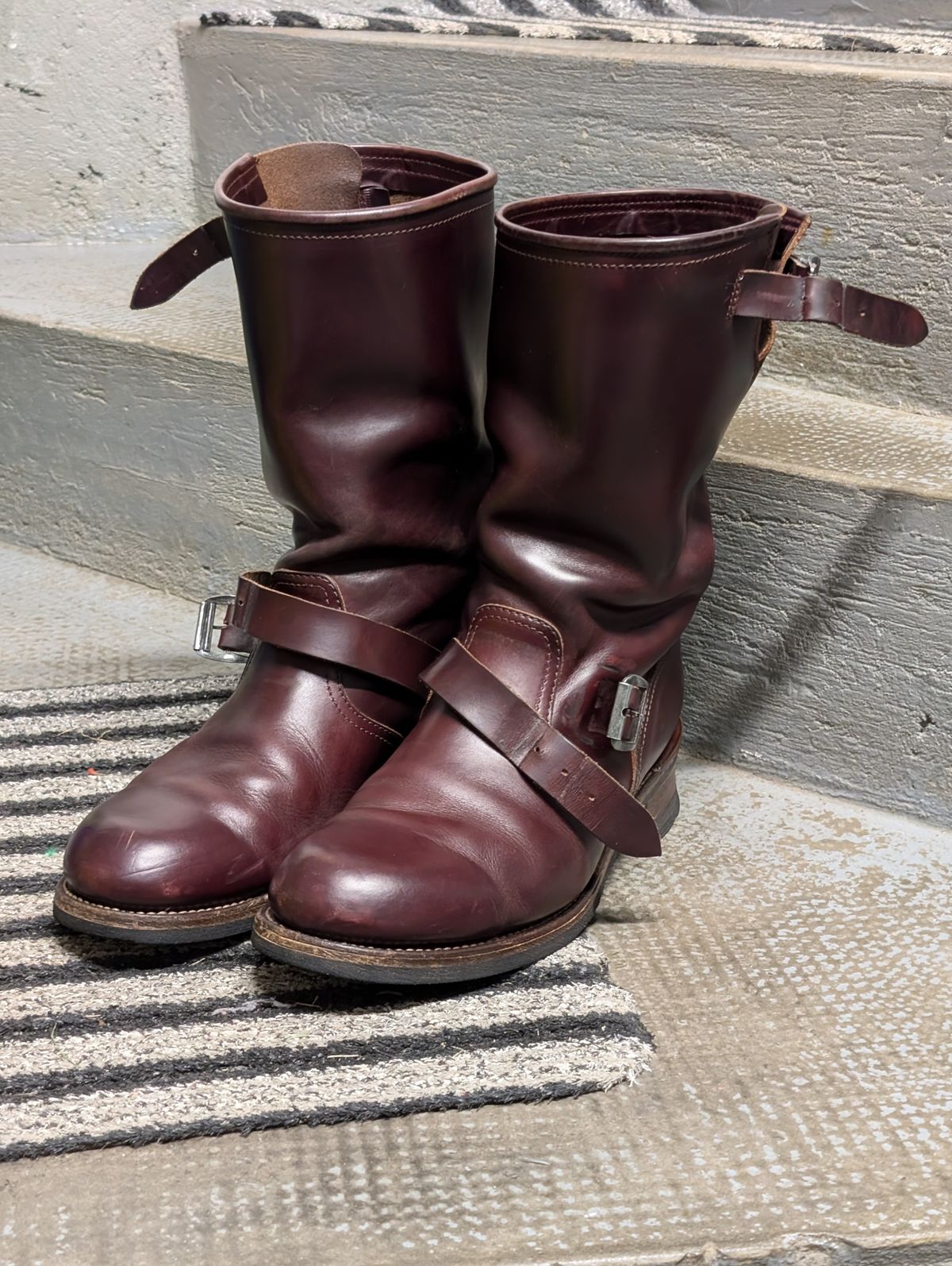 Photo by Rieslingspaschteit on September 26, 2024 of the Sendra Engineer Boot 18345 in Horween Color 8 Chromexcel.