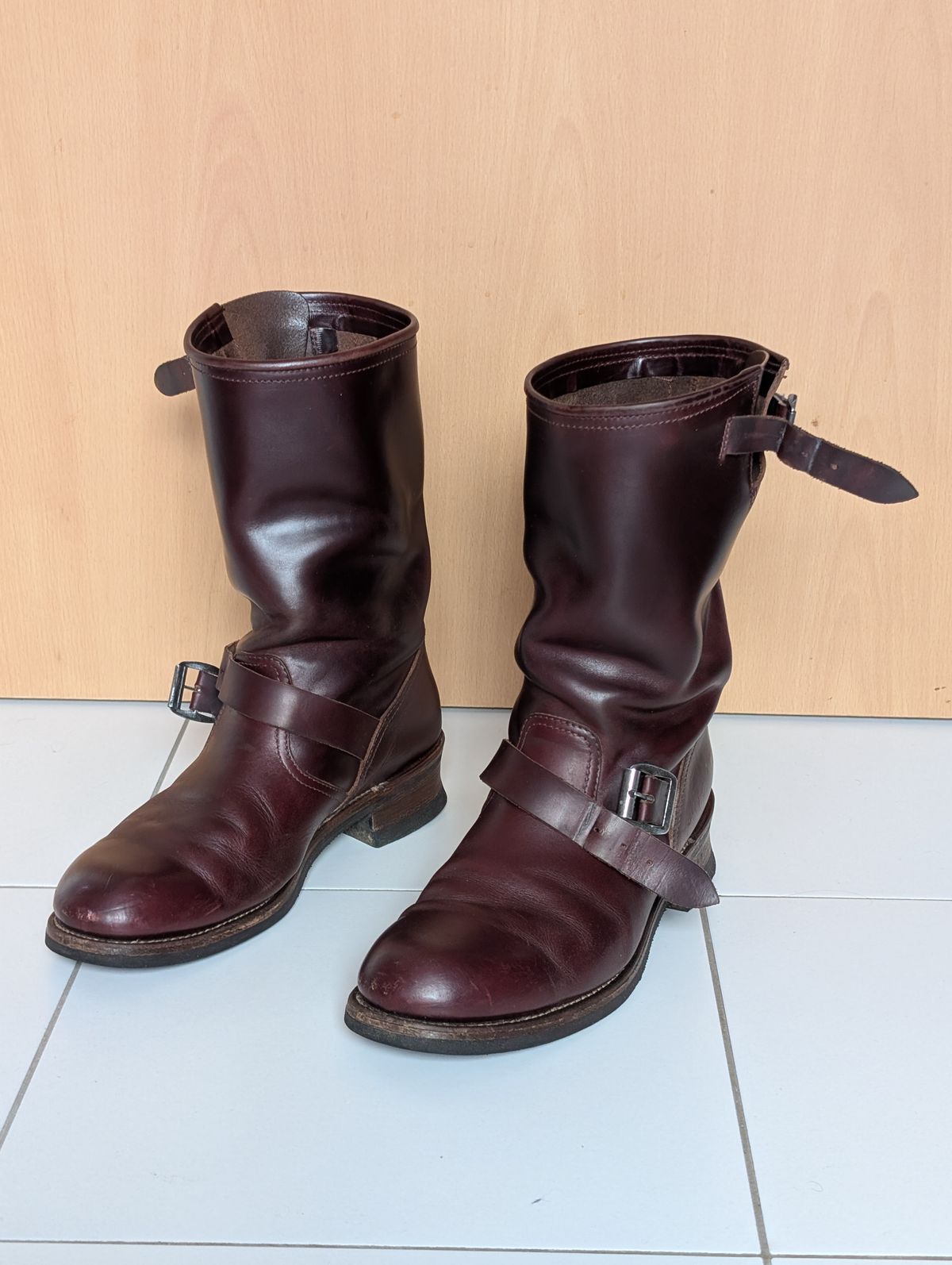 Photo by Rieslingspaschteit on January 30, 2025 of the Sendra Engineer Boot 18345 in Horween Color 8 Chromexcel.