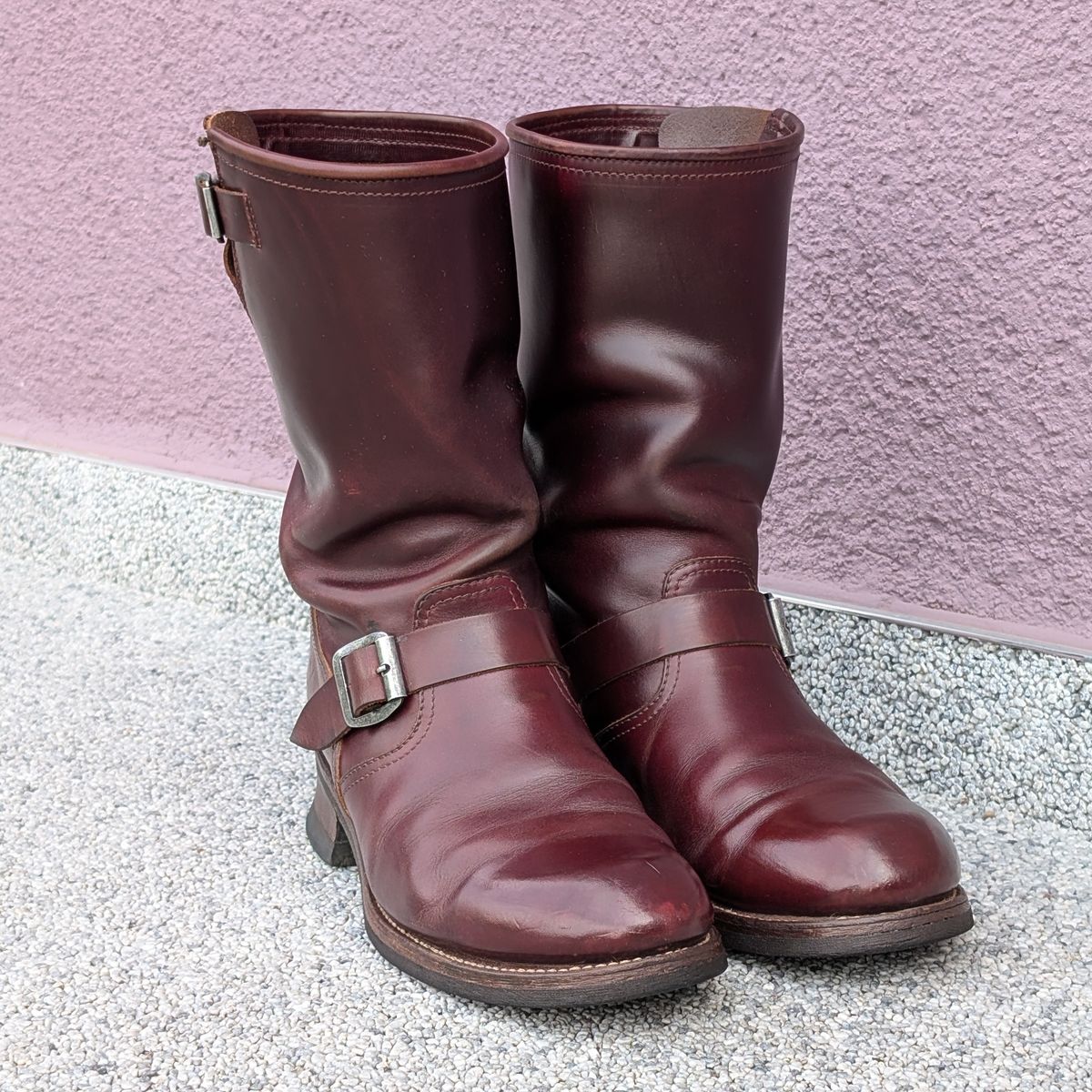 Photo by Rieslingspaschteit on June 3, 2025 of the Sendra Engineer Boot 18345 in Horween Color 8 Chromexcel.