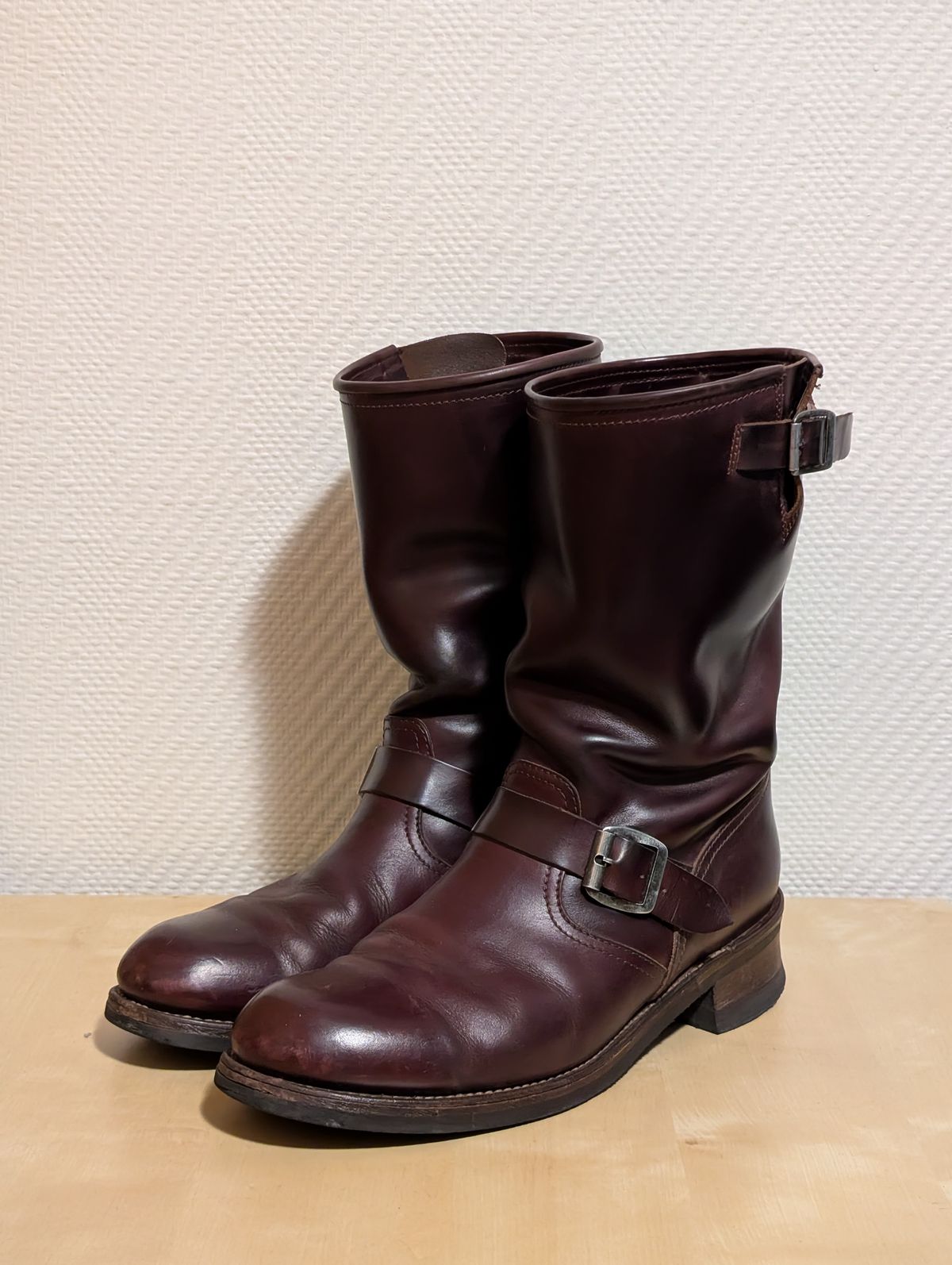 Photo by Rieslingspaschteit on September 15, 2025 of the Sendra Engineer Boot 18345 in Horween Color 8 Chromexcel.