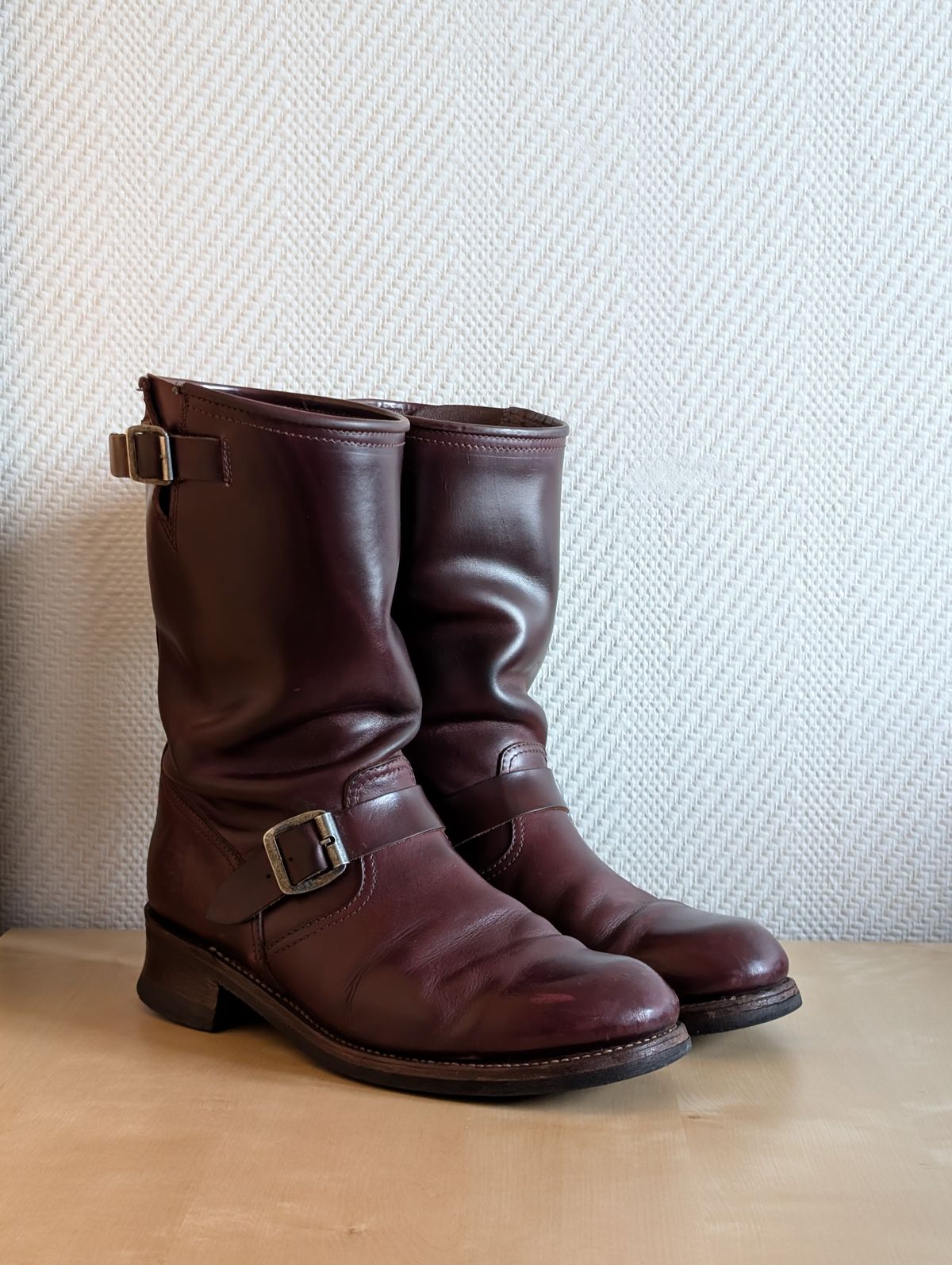 Photo by Rieslingspaschteit on September 16, 2025 of the Sendra Engineer Boot 18345 in Horween Color 8 Chromexcel.