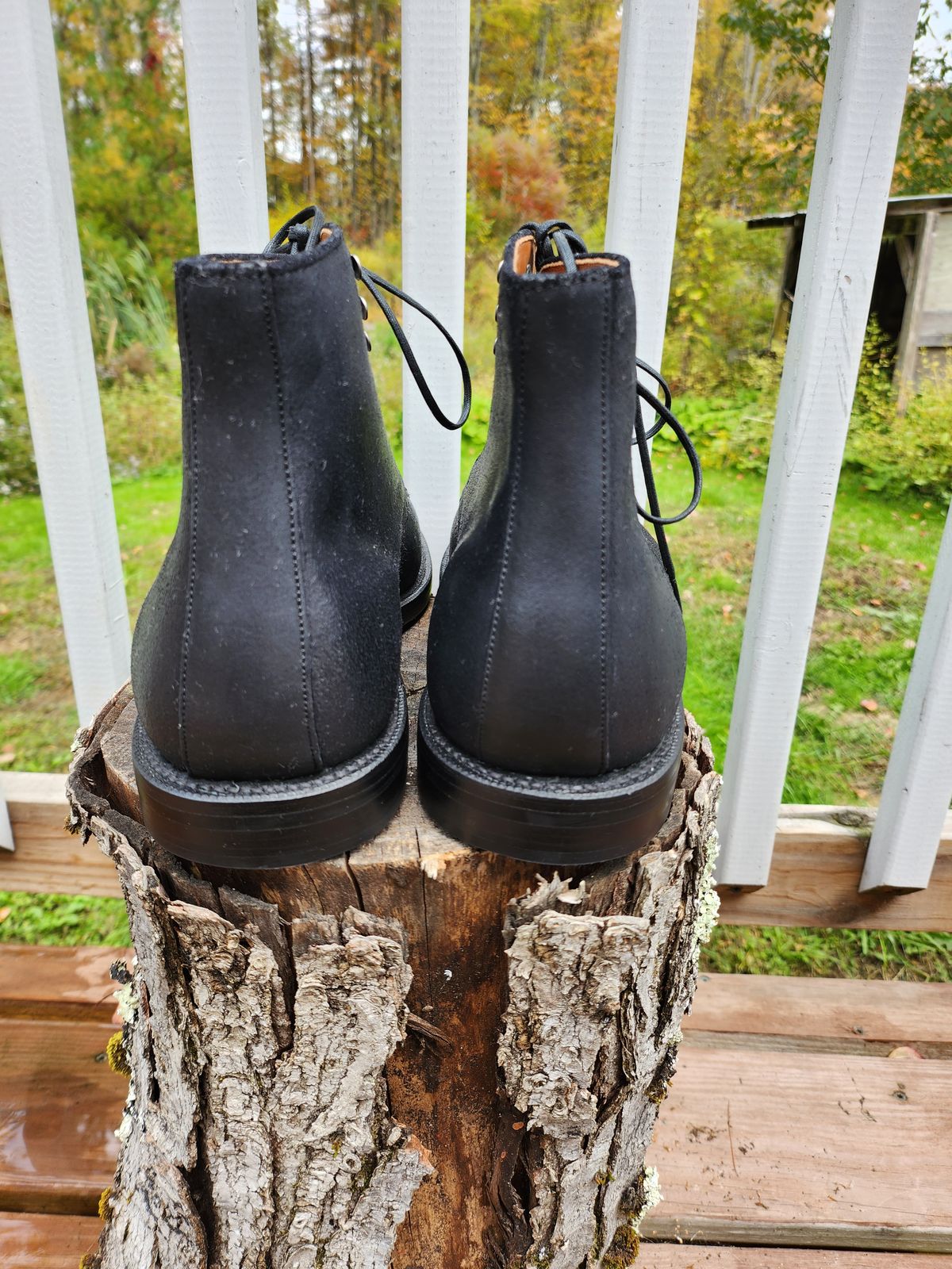 Photo by Zenobian on October 5, 2022 of the Grant Stone Edward Boot in C.F. Stead Black Waxy Commander Suede.