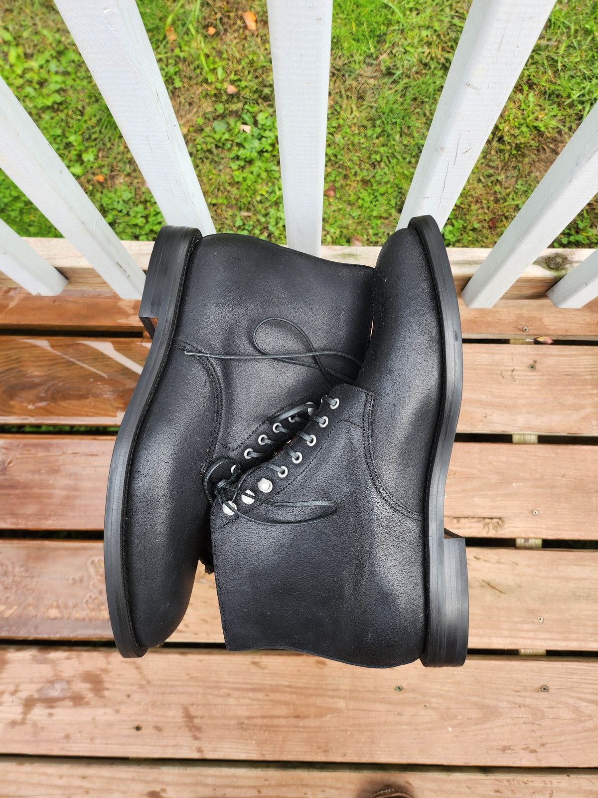 Photo by Zenobian on October 5, 2022 of the Grant Stone Edward Boot in C.F. Stead Black Waxy Commander Suede.