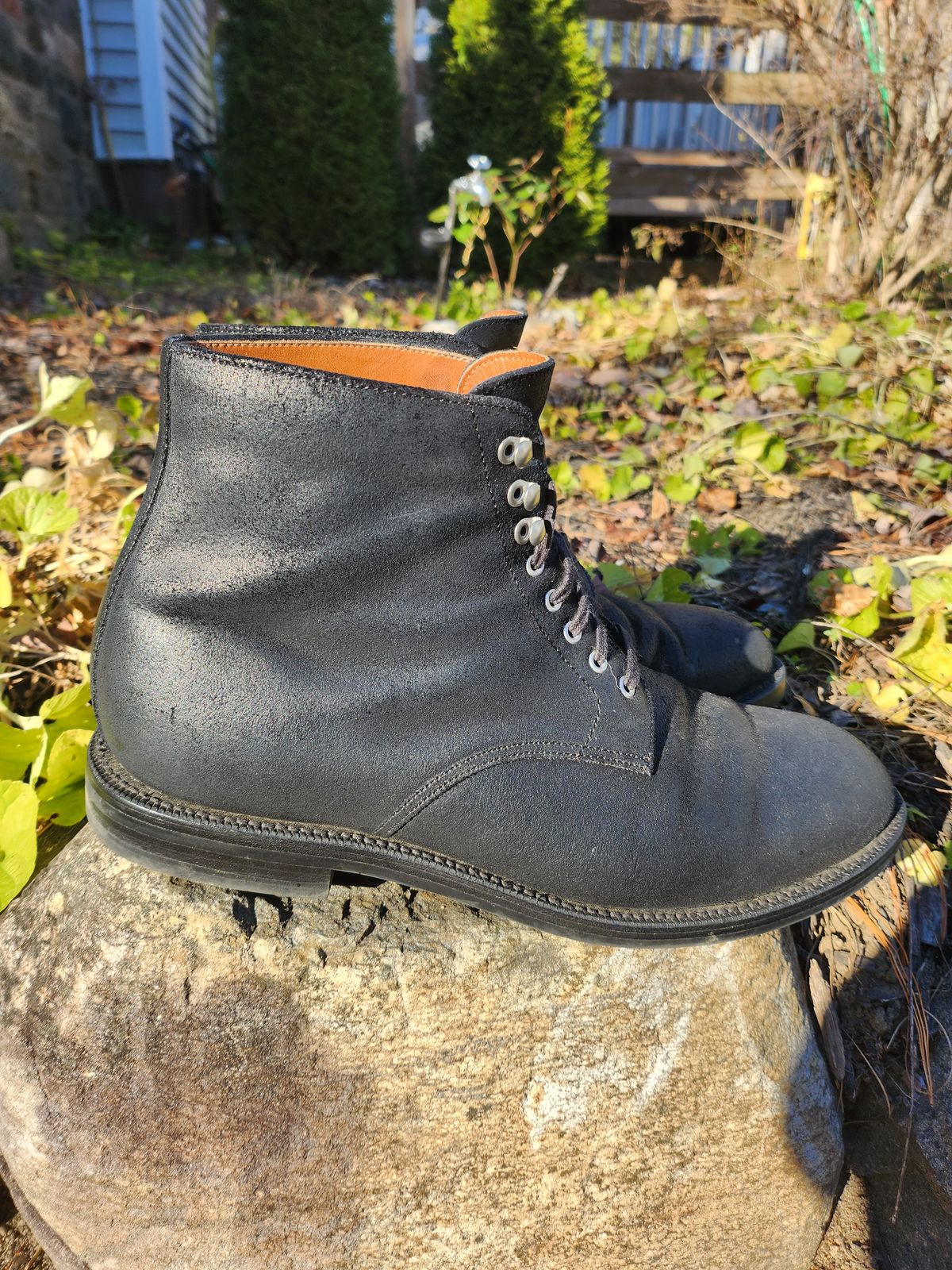 Photo by Zenobian on November 3, 2022 of the Grant Stone Edward Boot in C.F. Stead Black Waxy Commander Suede.