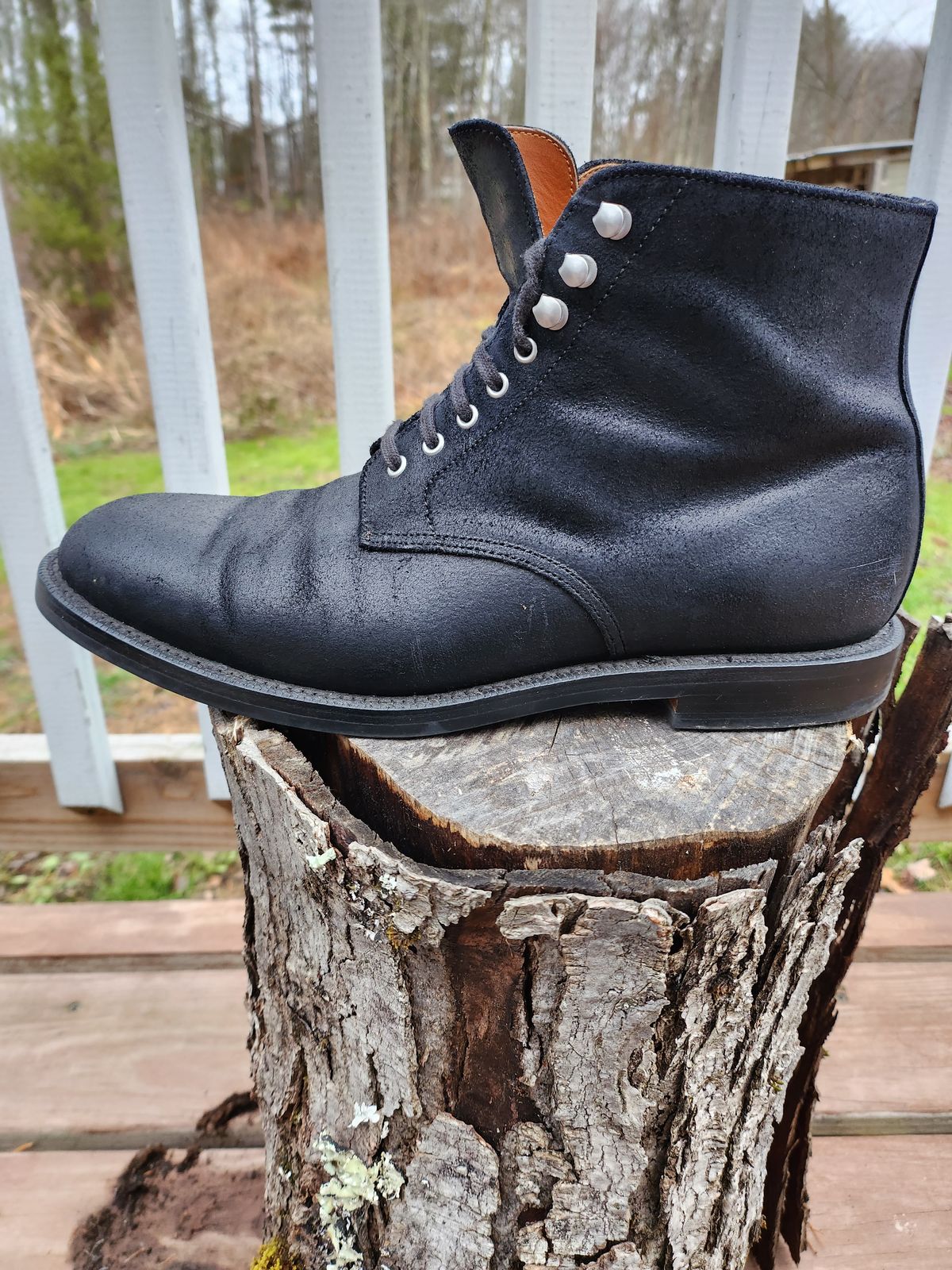 Photo by Zenobian on December 4, 2022 of the Grant Stone Edward Boot in C.F. Stead Black Waxy Commander Suede.