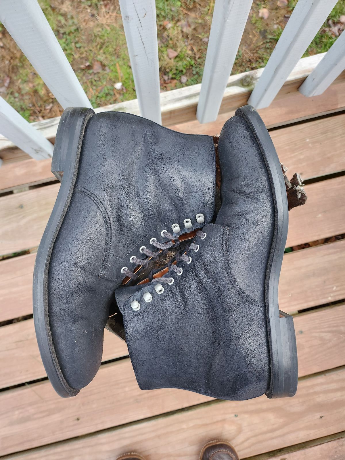 Photo by Zenobian on December 4, 2022 of the Grant Stone Edward Boot in C.F. Stead Black Waxy Commander Suede.