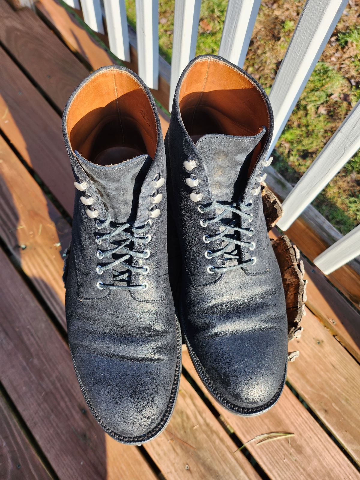 Photo by Zenobian on January 5, 2023 of the Grant Stone Edward Boot in C.F. Stead Black Waxy Commander Suede.