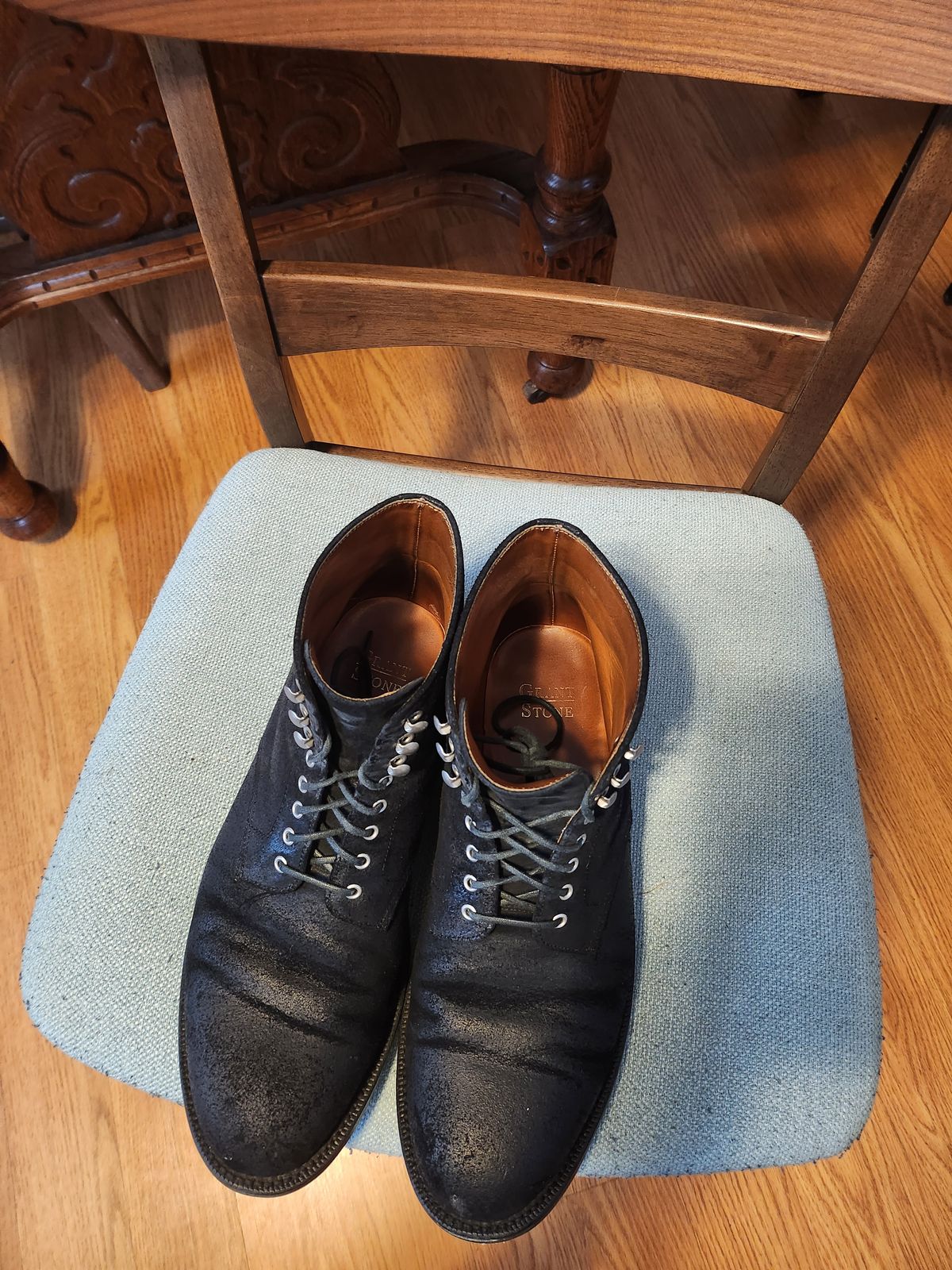 Photo by Zenobian on February 4, 2023 of the Grant Stone Edward Boot in C.F. Stead Black Waxy Commander Suede.