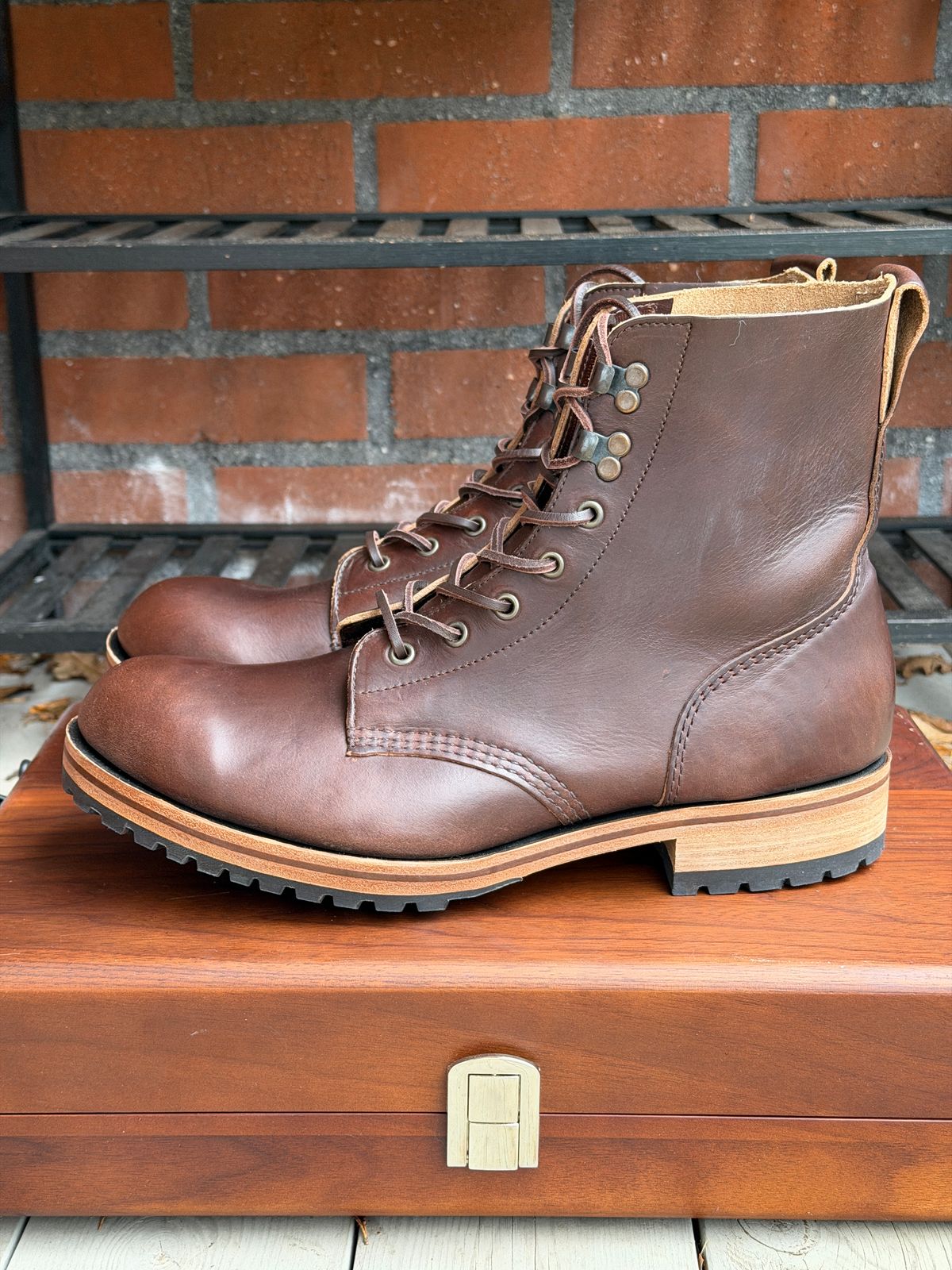 Photo by shoegazing on November 2, 2025 of the Goral Buxton in Horween Brown Chromexcel.