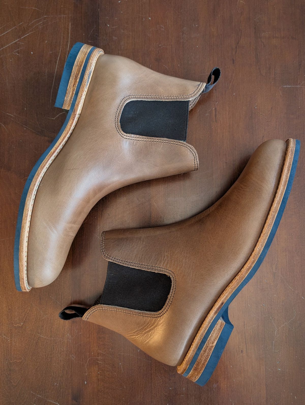 Photo by mrallen on September 30, 2025 of the Oak Street Bootmakers Chelsea in Horween Natural Chromexcel.