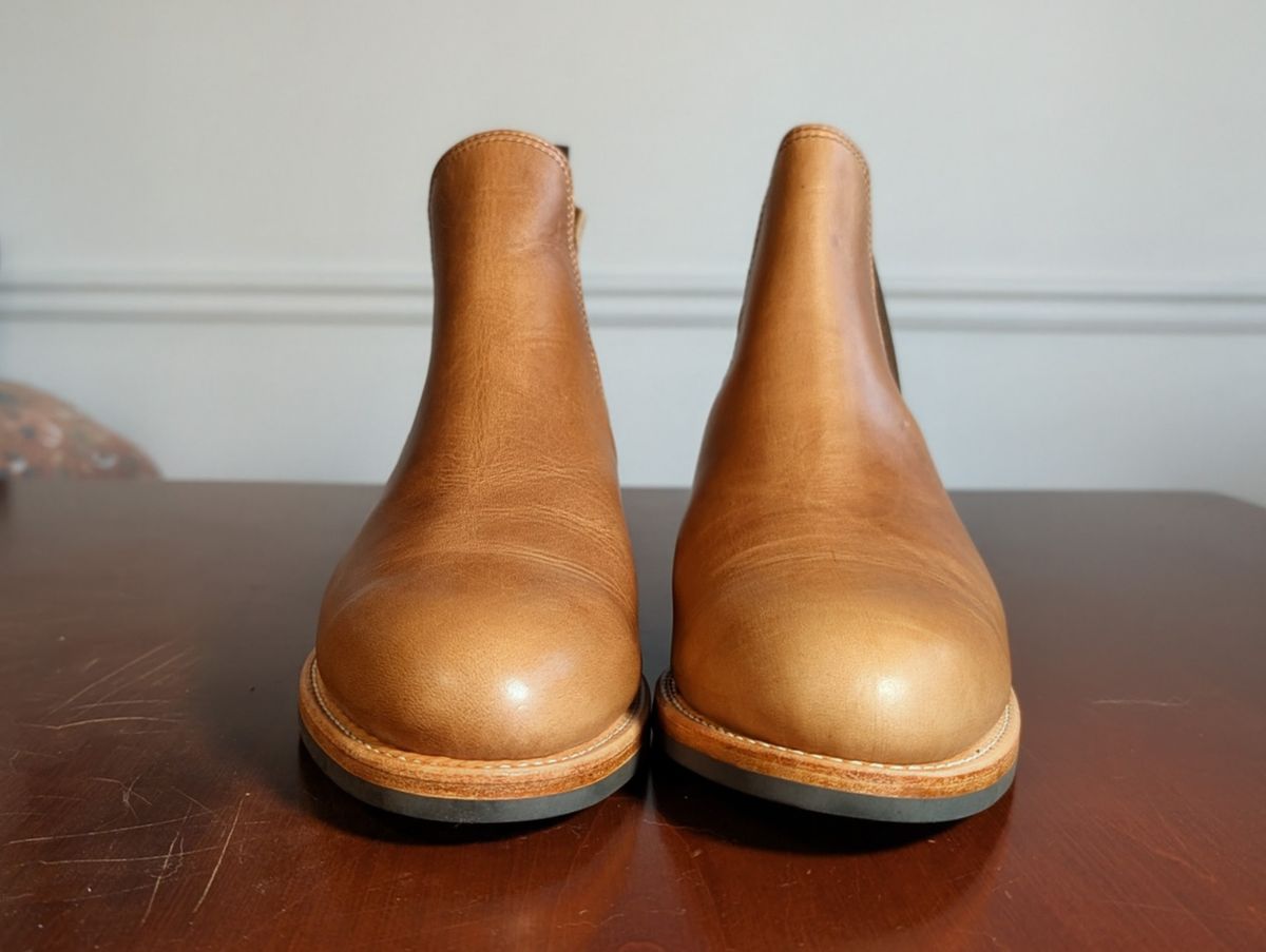 Photo by mrallen on September 30, 2025 of the Oak Street Bootmakers Chelsea in Horween Natural Chromexcel.
