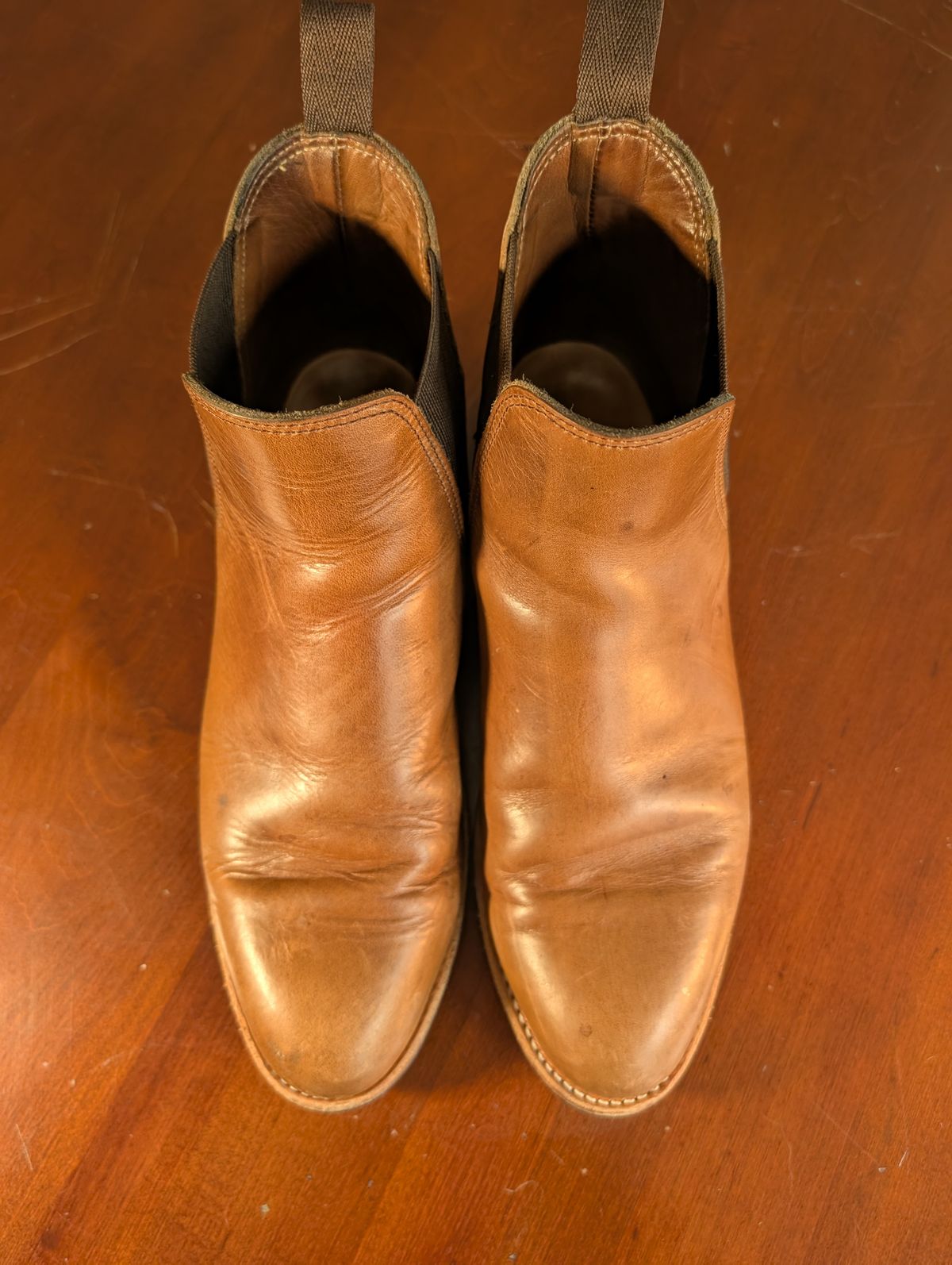 Photo by mrallen on November 3, 2025 of the Oak Street Bootmakers Chelsea in Horween Natural Chromexcel.