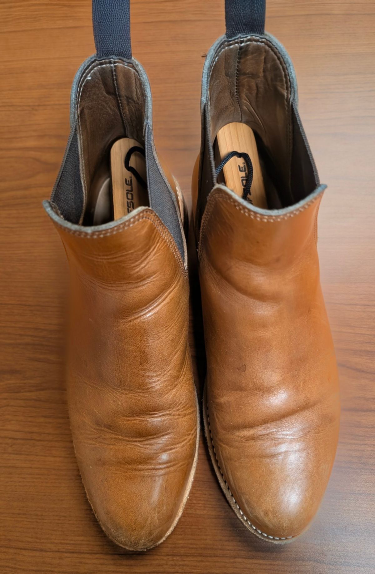 Photo by mrallen on December 5, 2025 of the Oak Street Bootmakers Chelsea in Horween Natural Chromexcel.