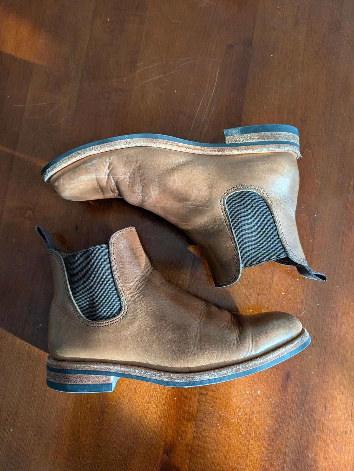 Photo by mrallen on January 2, 2026 of the Oak Street Bootmakers Chelsea in Horween Natural Chromexcel.