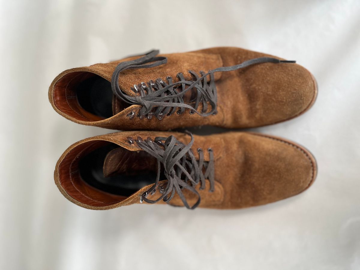Photo by mrallen on December 1, 2024 of the White's Main Street in Tan Suede.