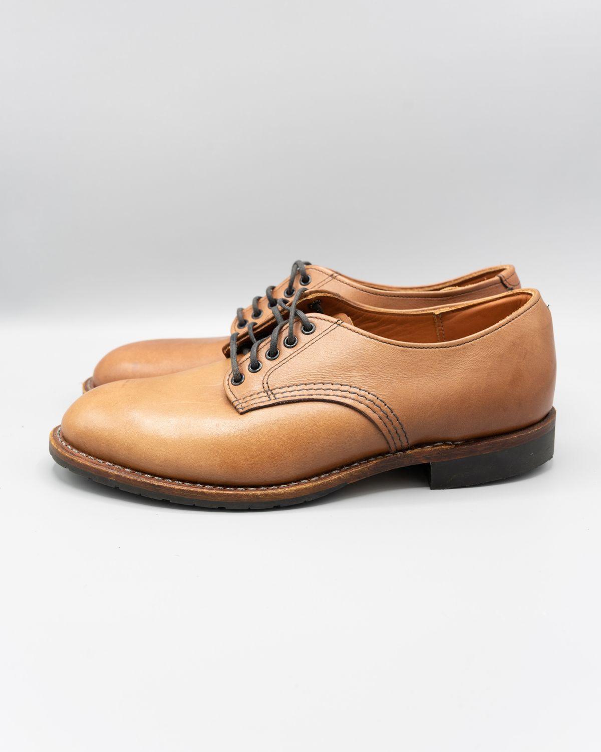 Photo by J_L on November 5, 2024 of the Red Wing Beckman Oxford in S.B. Foot Teak Featherstone.