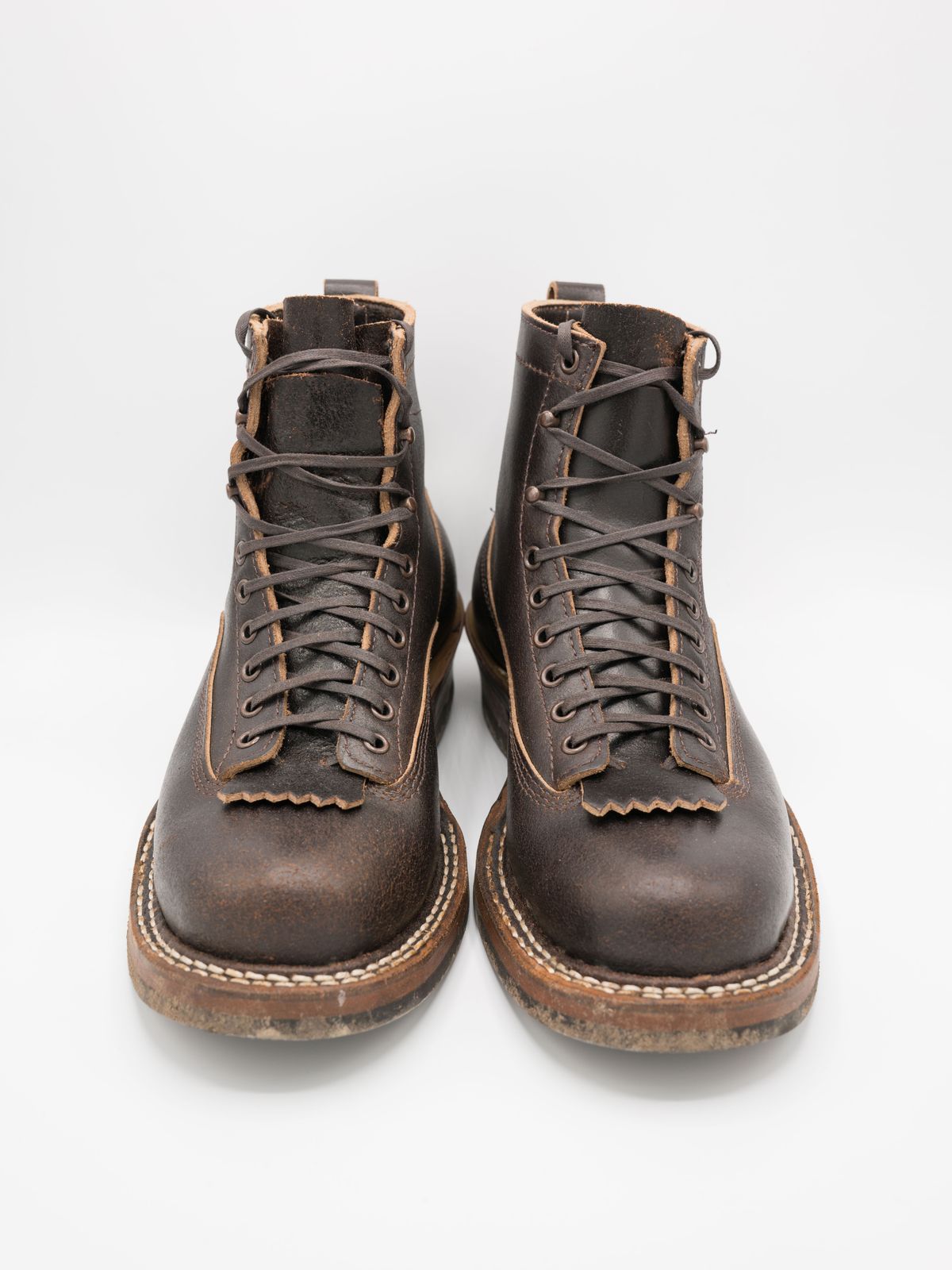Photo by J_L on December 5, 2023 of the White's 350 Cutter in Horween Brown Waxed Flesh.