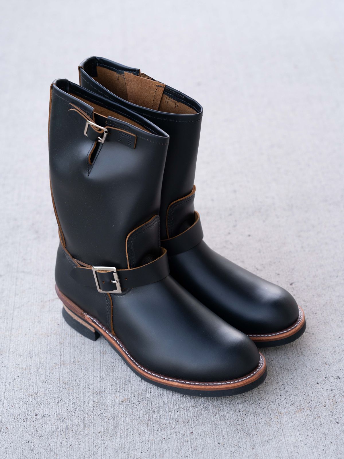 Photo by J_L on October 16, 2025 of the Red Wing Engineer in S.B. Foot Black Klondike.