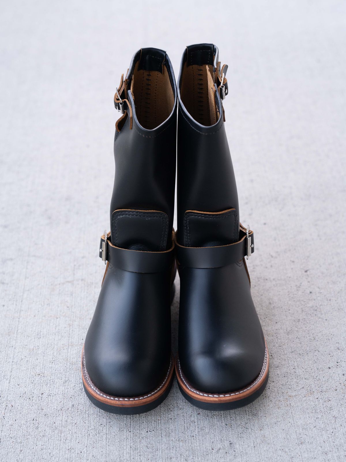 Photo by J_L on October 16, 2025 of the Red Wing Engineer in S.B. Foot Black Klondike.