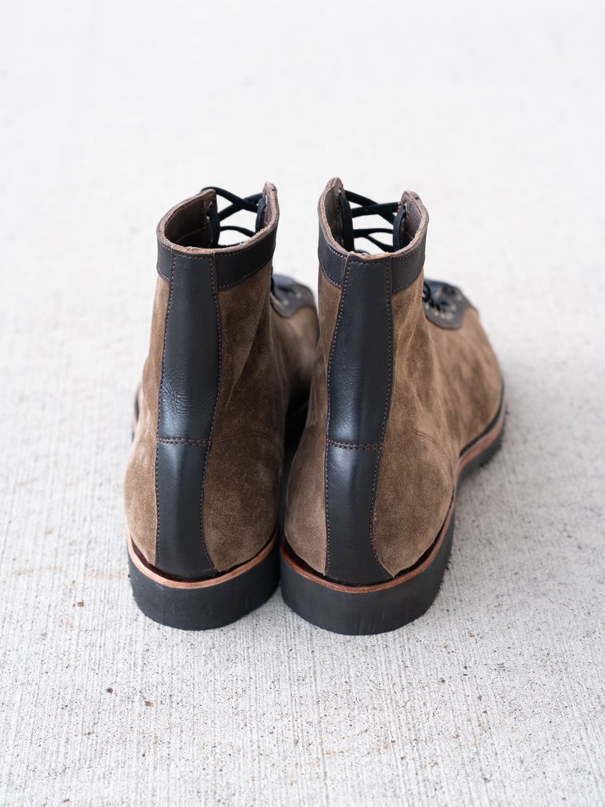 Photo by J_L on November 4, 2025 of the Self-Made Vintage Athletic Shoes in Horween Tumbled Black Chromexcel & Cf Stead Olive Super Buck Gum Oil & Horween Black Stampede Chromexcel Horsefront.