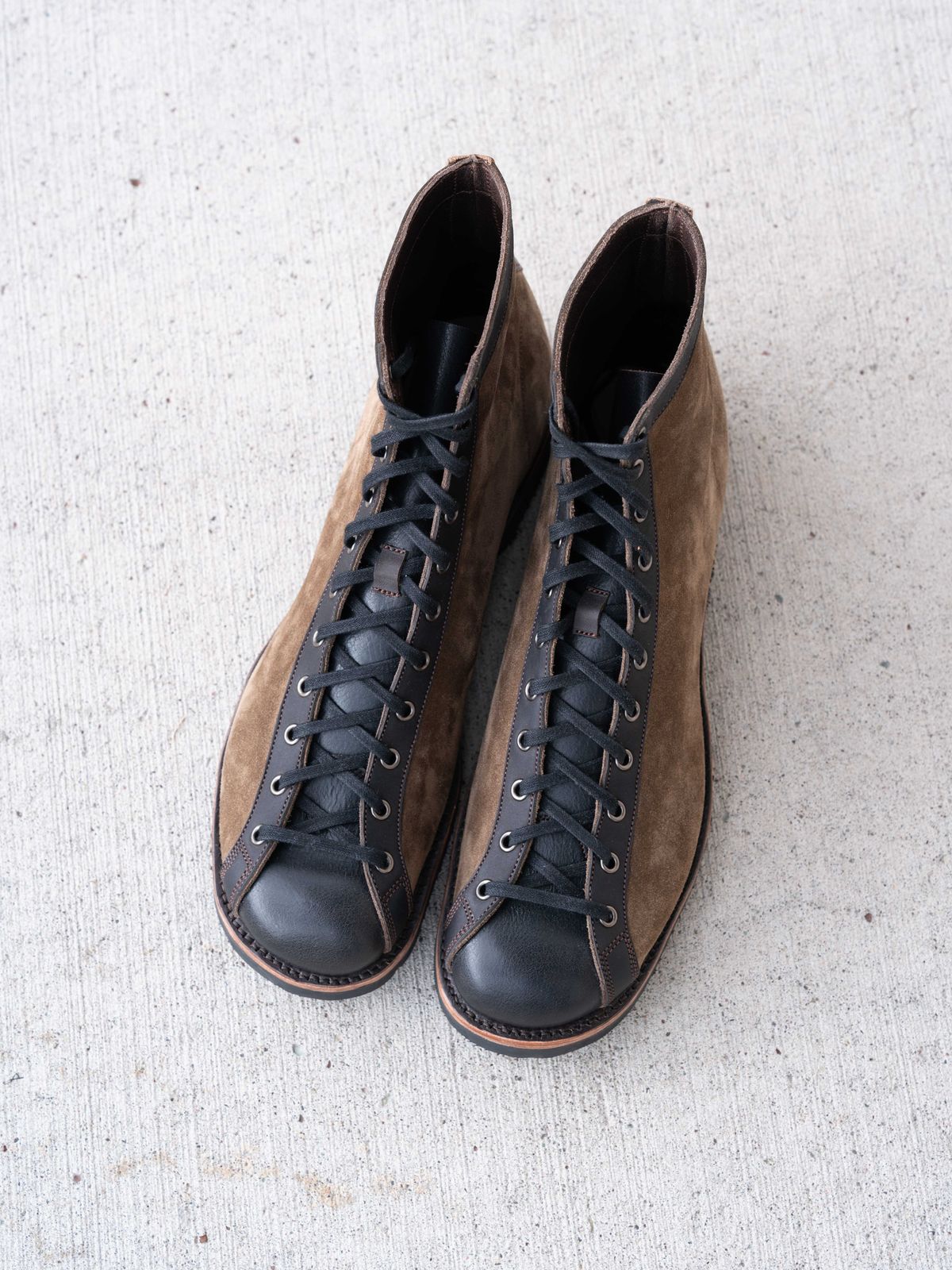 Photo by J_L on November 4, 2025 of the Self-Made Vintage Athletic Shoes in Horween Tumbled Black Chromexcel & Cf Stead Olive Super Buck Gum Oil & Horween Black Stampede Chromexcel Horsefront.