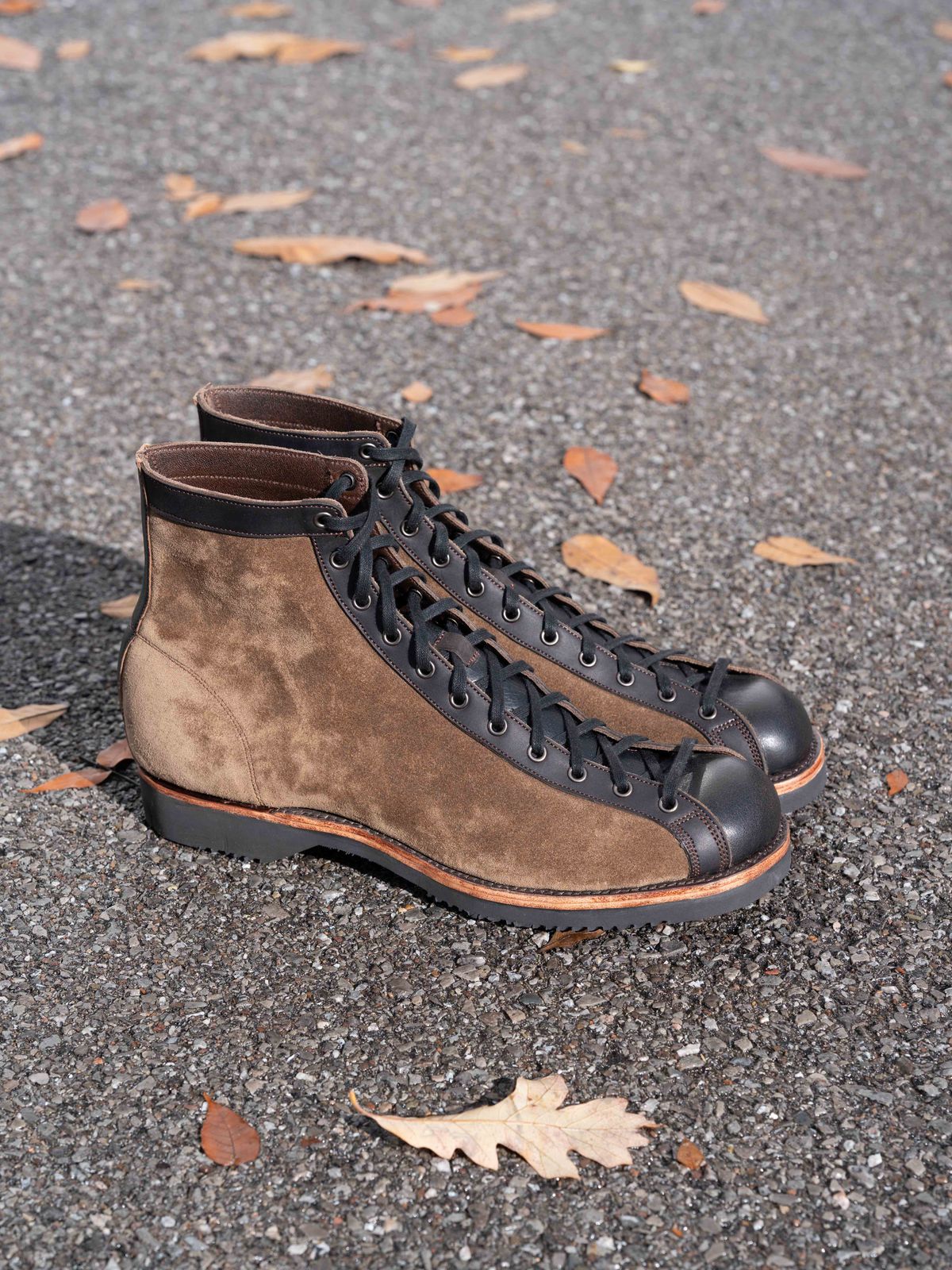 Photo by J_L on November 6, 2025 of the Self-Made Vintage Athletic Shoes in Horween Tumbled Black Chromexcel & Cf Stead Olive Super Buck Gum Oil & Horween Black Stampede Chromexcel Horsefront.