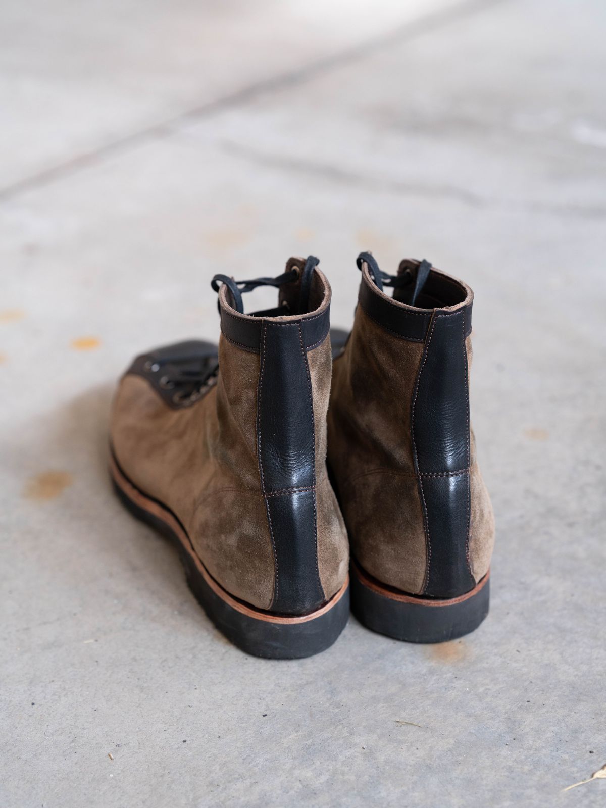 Photo by J_L on December 5, 2025 of the Self-Made Vintage Athletic Shoes in Horween Tumbled Black Chromexcel & Cf Stead Olive Super Buck Gum Oil & Horween Black Stampede Chromexcel Horsefront.