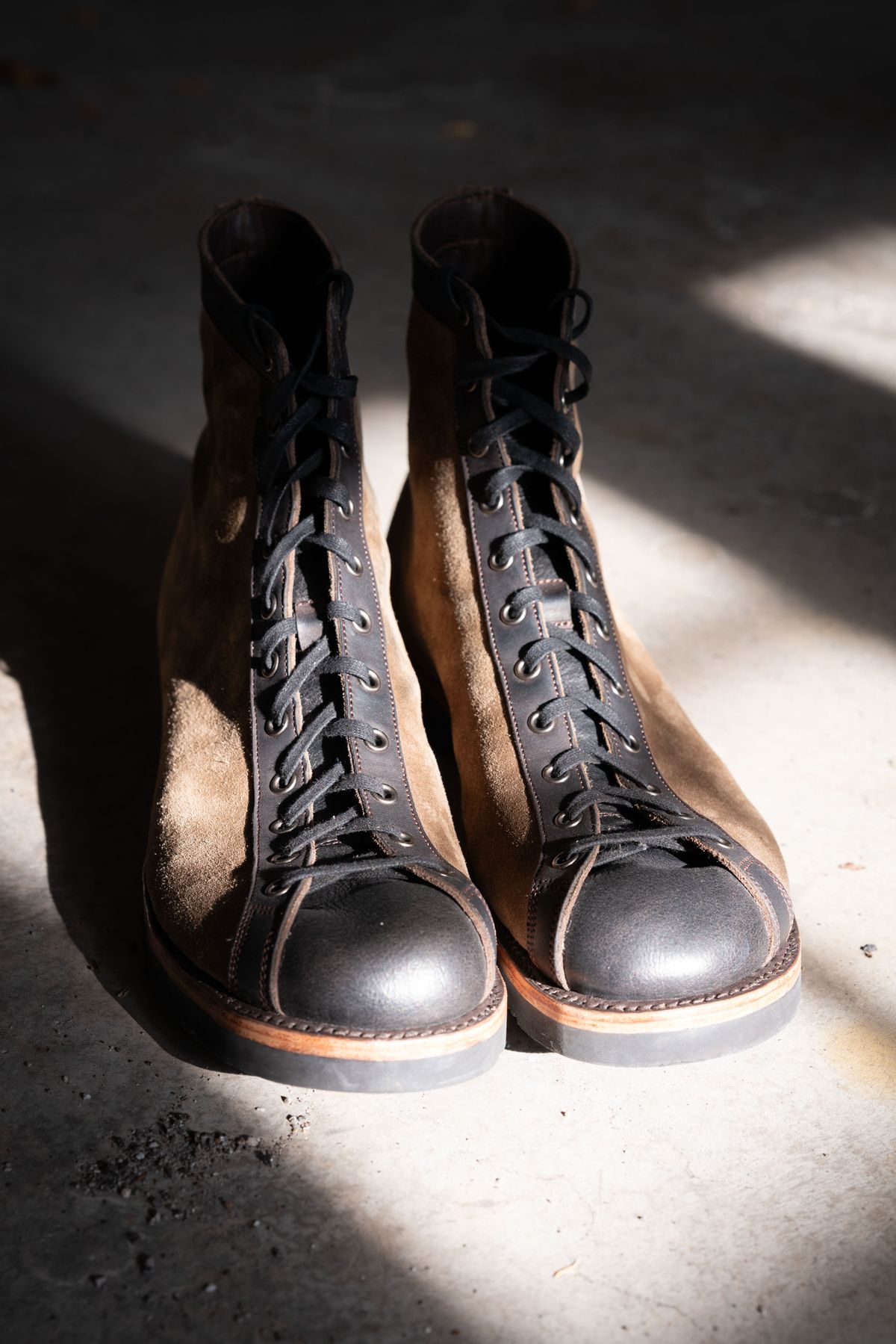 Photo by J_L on December 6, 2025 of the Self-Made Vintage Athletic Shoes in Horween Tumbled Black Chromexcel & Cf Stead Olive Super Buck Gum Oil & Horween Black Stampede Chromexcel Horsefront.