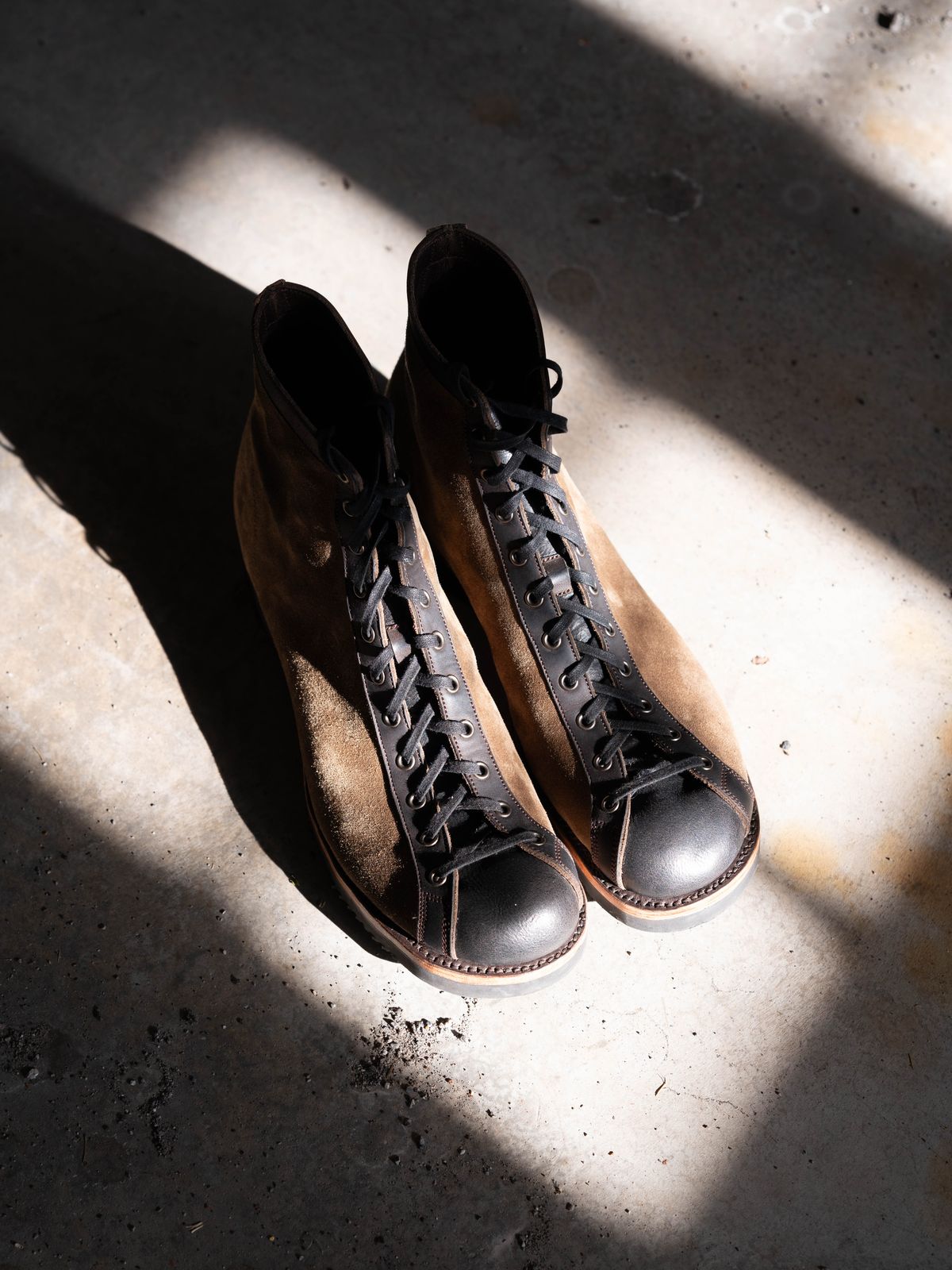 Photo by J_L on December 9, 2025 of the Self-Made Vintage Athletic Shoes in Horween Tumbled Black Chromexcel & Cf Stead Olive Super Buck Gum Oil & Horween Black Stampede Chromexcel Horsefront.