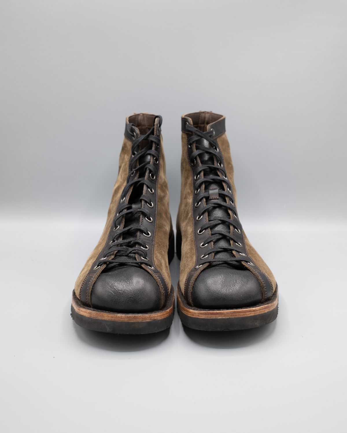 Photo by J_L on January 6, 2026 of the Self-Made Vintage Athletic Shoes in Horween Tumbled Black Chromexcel & Cf Stead Olive Super Buck Gum Oil & Horween Black Stampede Chromexcel Horsefront.