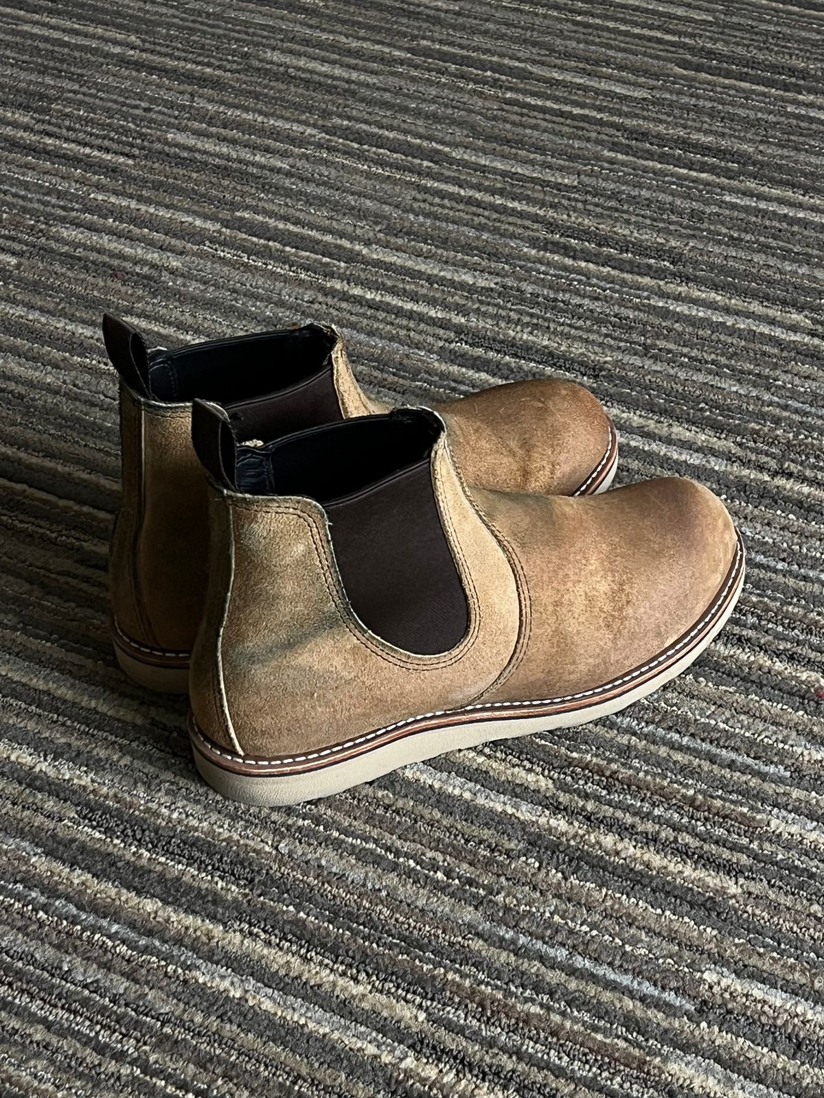 Photo by J_L on November 23, 2025 of the Red Wing Classic Chelsea in S.B. Foot Hawthorne Muleskinner.