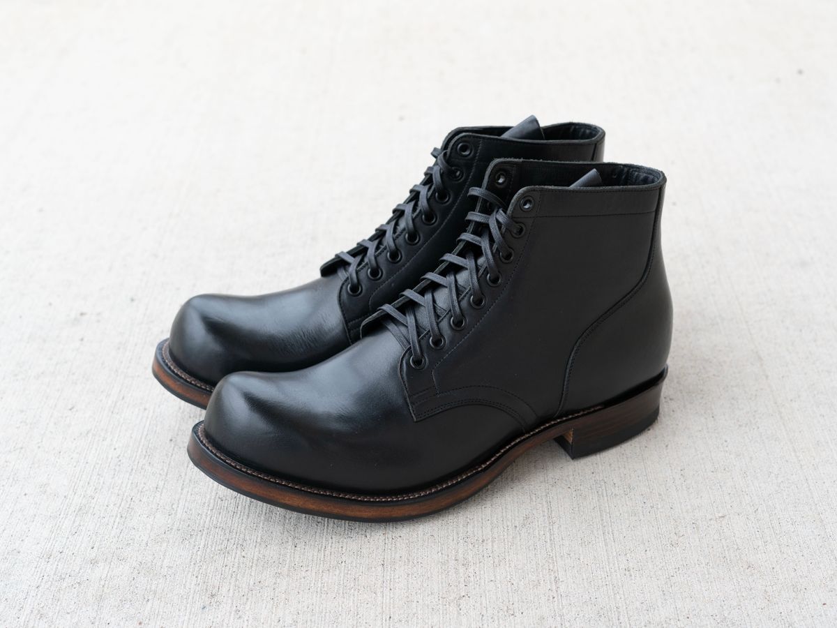 Photo by J_L on December 17, 2024 of the Viberg Service Boot in Horween Black Wooly Chromexcel.