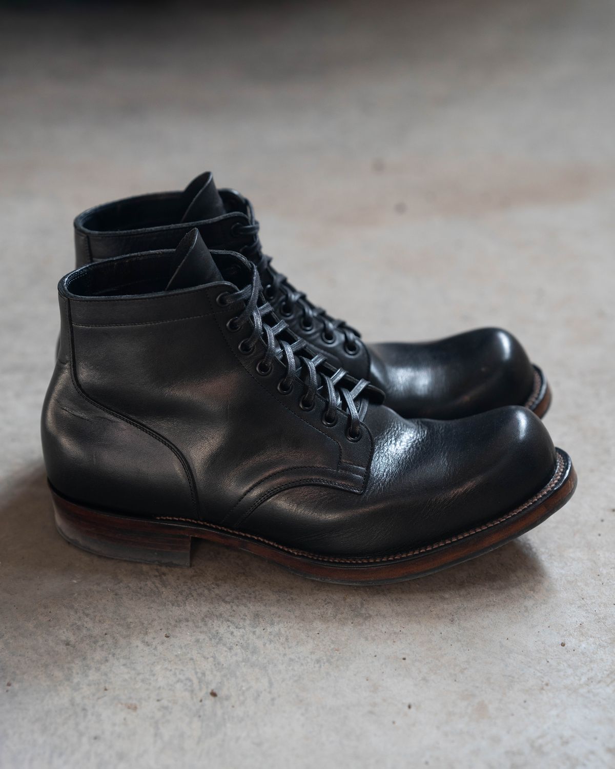 Photo by J_L on March 21, 2025 of the Viberg Service Boot in Horween Black Wooly Chromexcel.