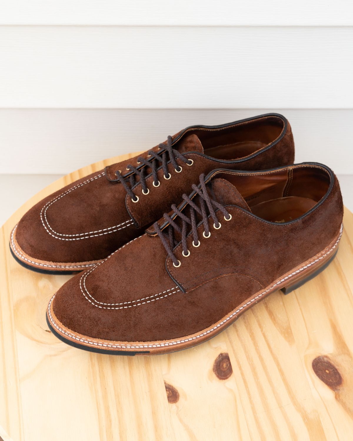 Photo by J_L on June 1, 2024 of the Alden Indy Shoe in Horween Tobacco Chamois Roughout.