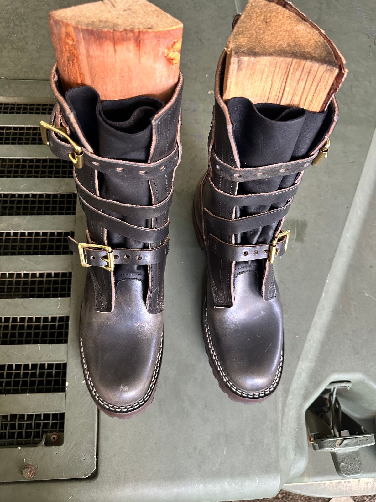 Photo by thechadthetnbootguy on October 1, 2023 of the Nicks Heritage TankerPro in Wickett & Craig Slate Double Stuffed.