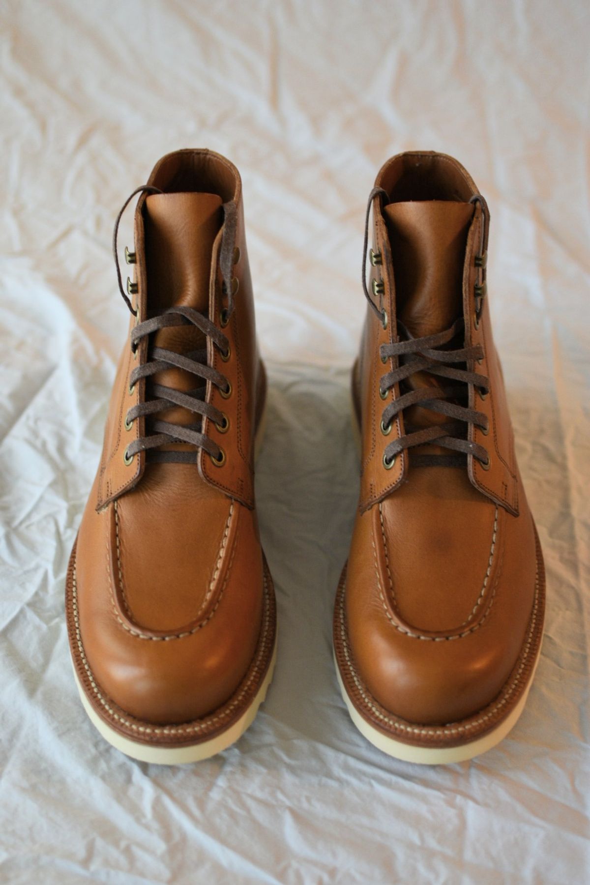 Photo by SKopp on October 2, 2023 of the Grant Stone Brass Boot in Badalassi Carlo Saddle Tan Minerva.