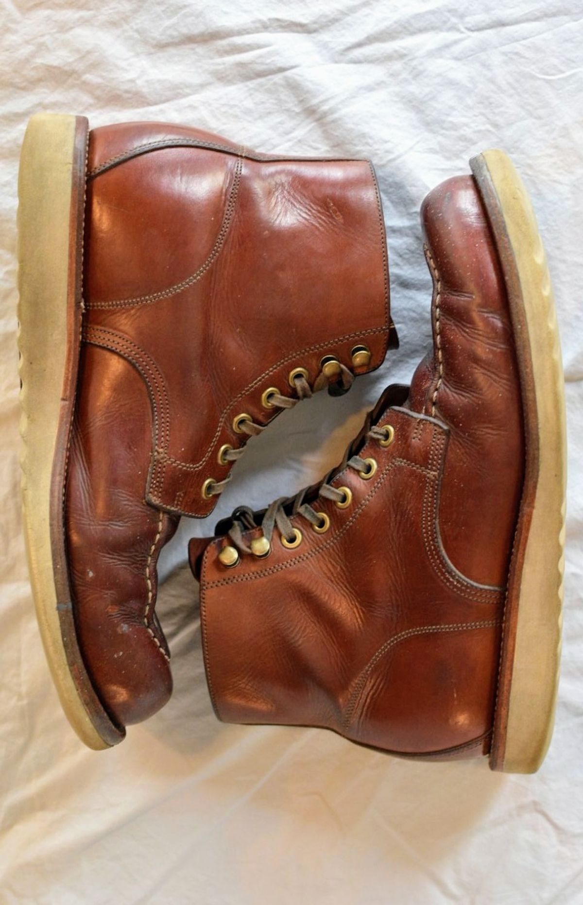 Photo by SKopp on April 2, 2024 of the Grant Stone Brass Boot in Badalassi Carlo Saddle Tan Minerva.