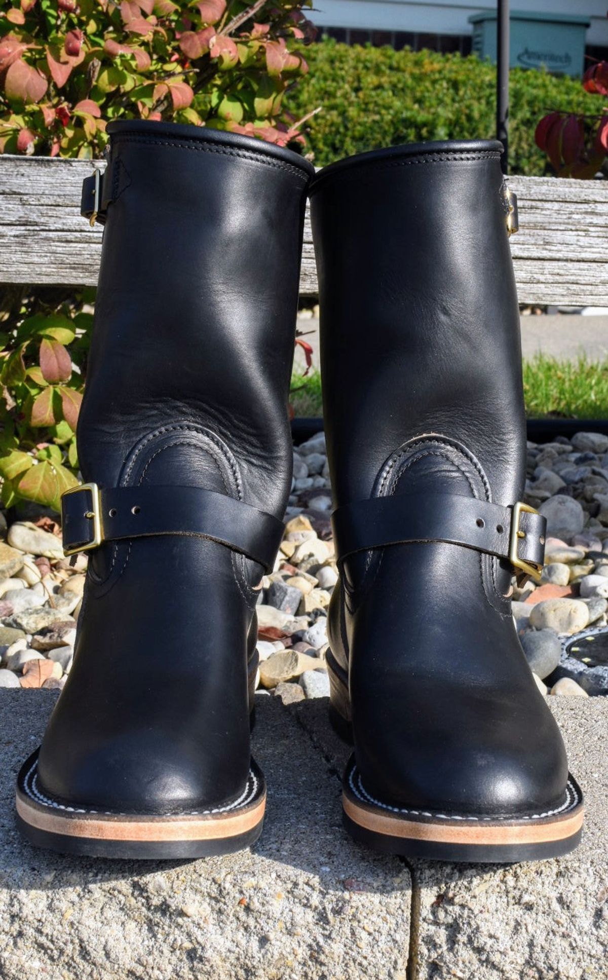 Photo by SKopp on October 13, 2024 of the Nicks StationMaster in Horween Black Chromexcel.