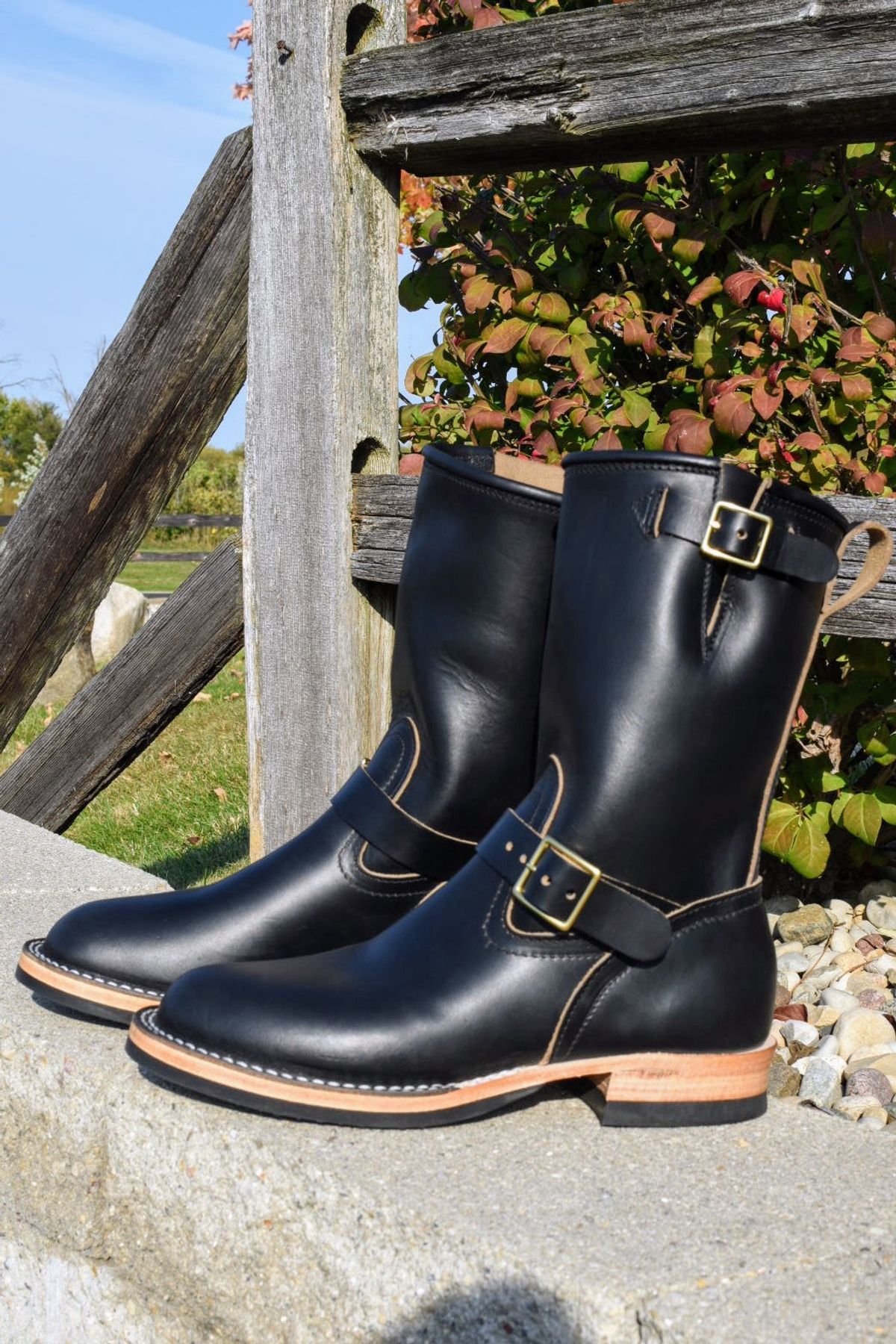 Photo by SKopp on October 13, 2024 of the Nicks StationMaster in Horween Black Chromexcel.