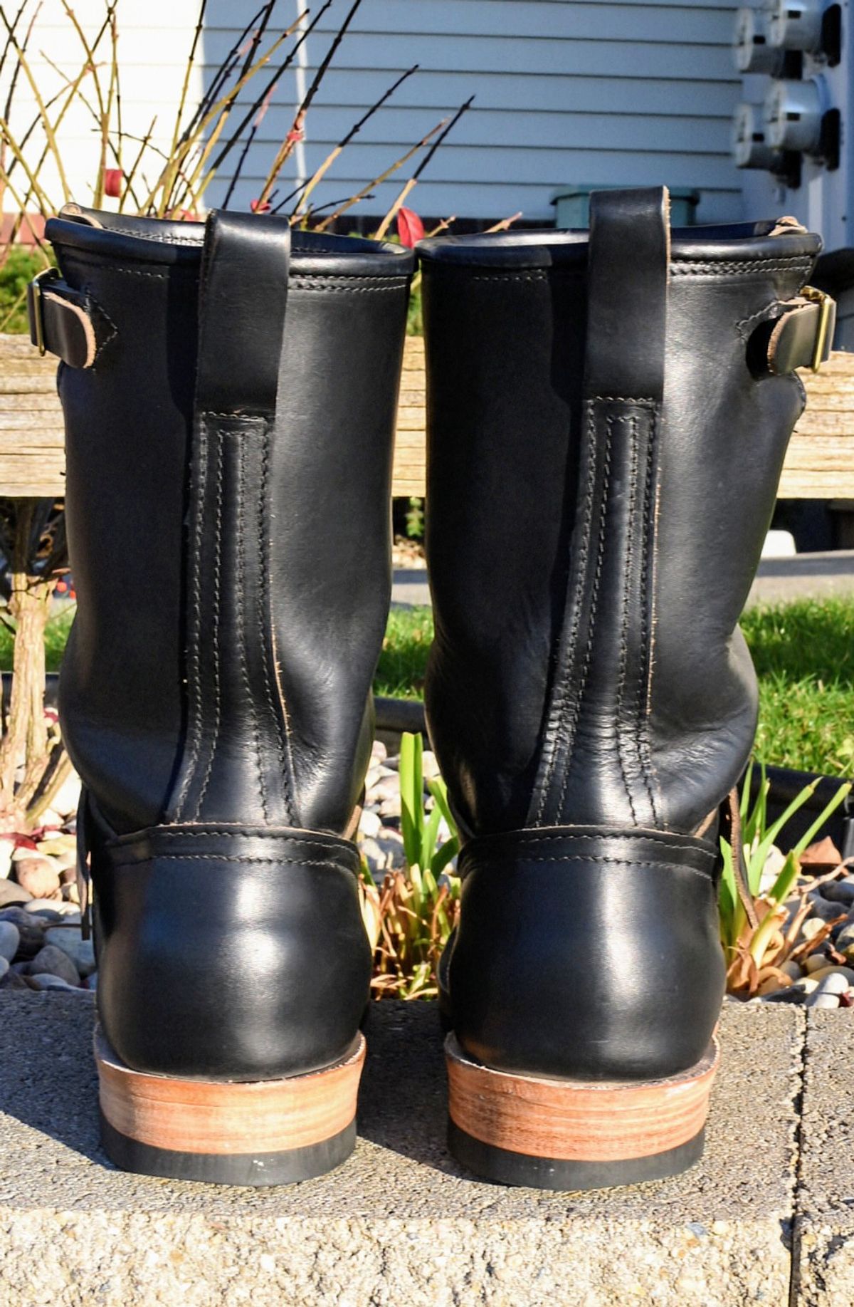 Photo by SKopp on November 2, 2024 of the Nicks StationMaster in Horween Black Chromexcel.