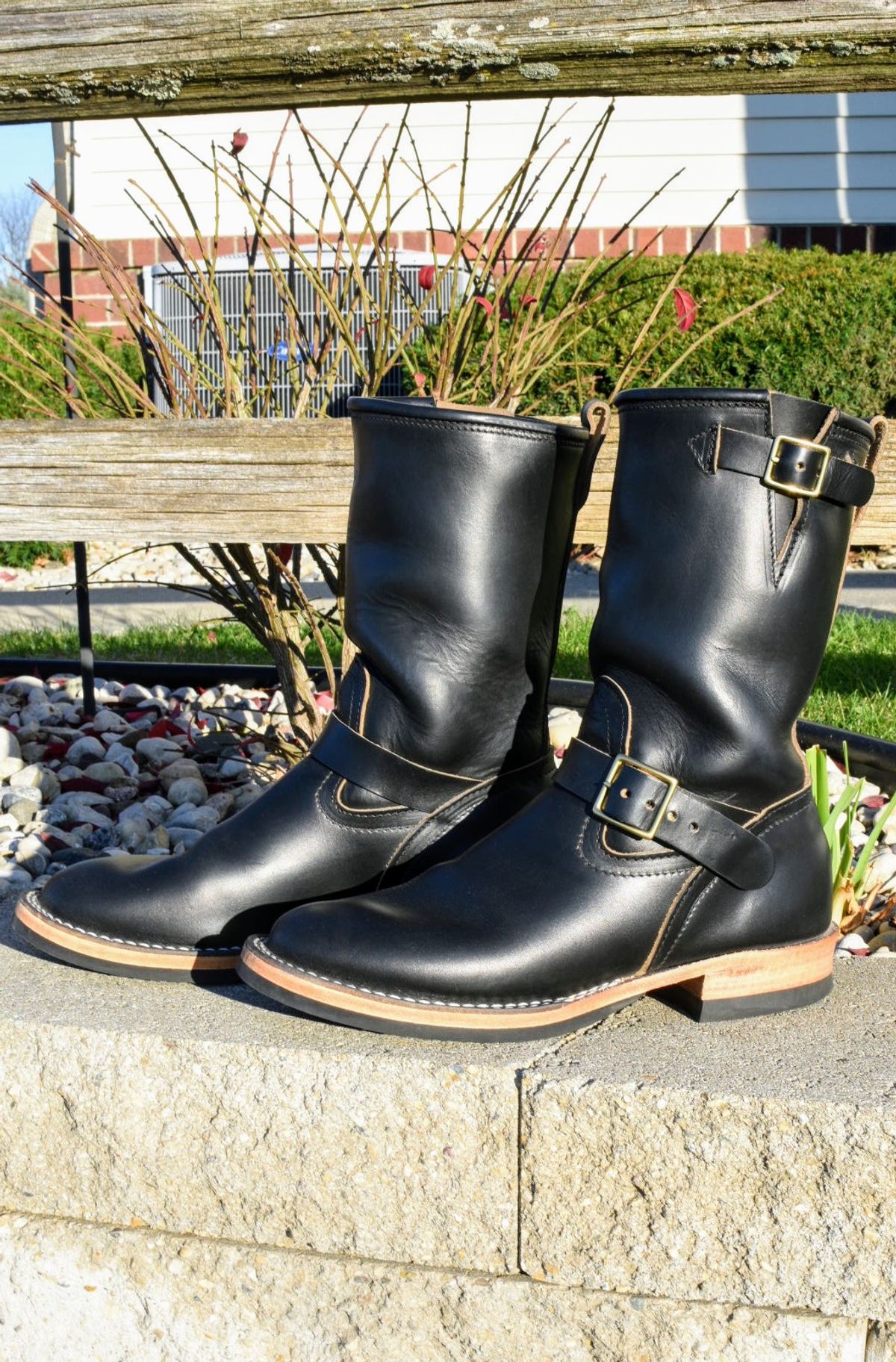 Photo by SKopp on November 2, 2024 of the Nicks StationMaster in Horween Black Chromexcel.