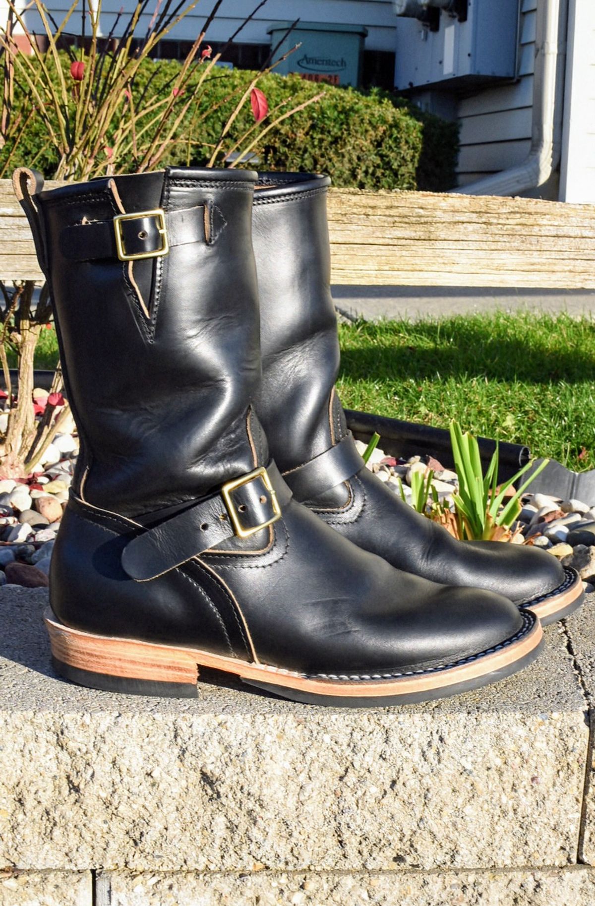 Photo by SKopp on November 2, 2024 of the Nicks StationMaster in Horween Black Chromexcel.