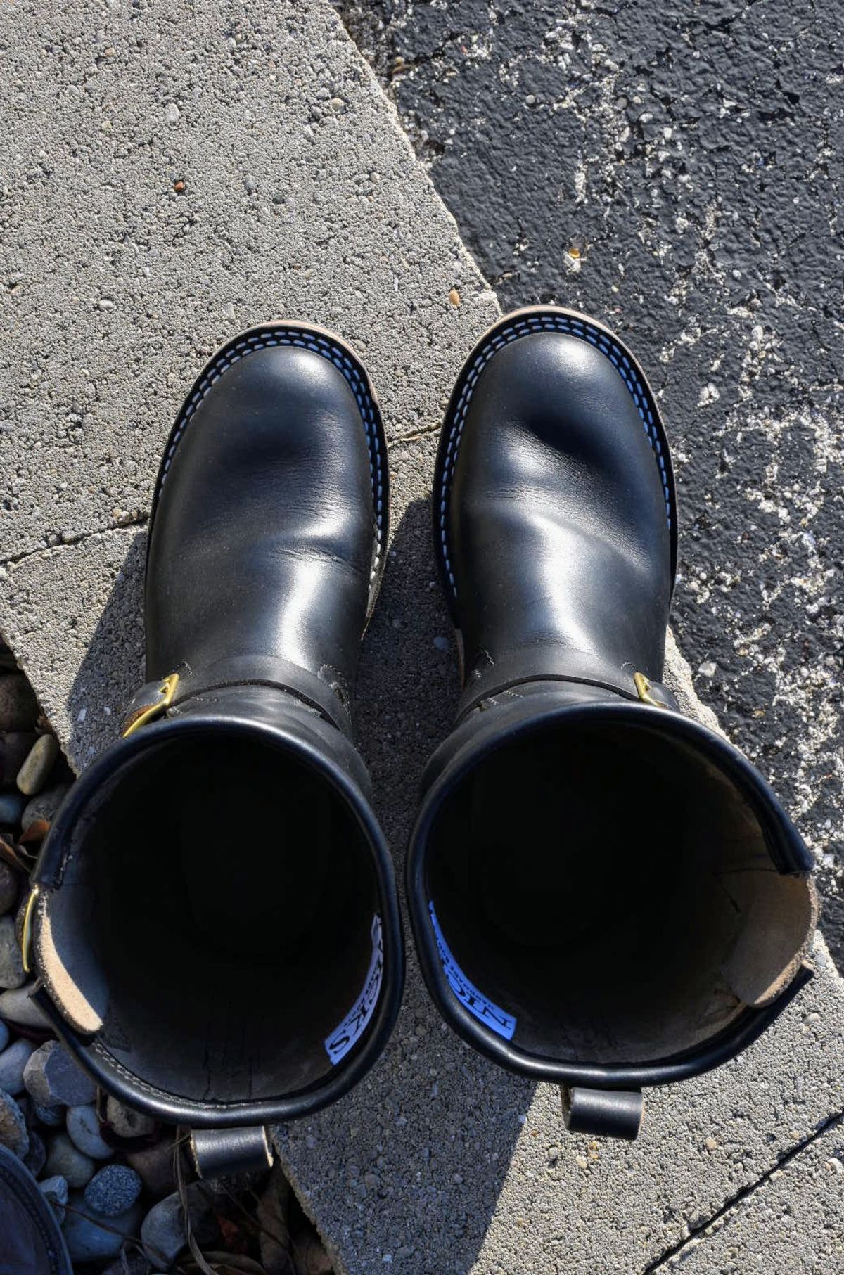 Photo by SKopp on November 2, 2024 of the Nicks StationMaster in Horween Black Chromexcel.