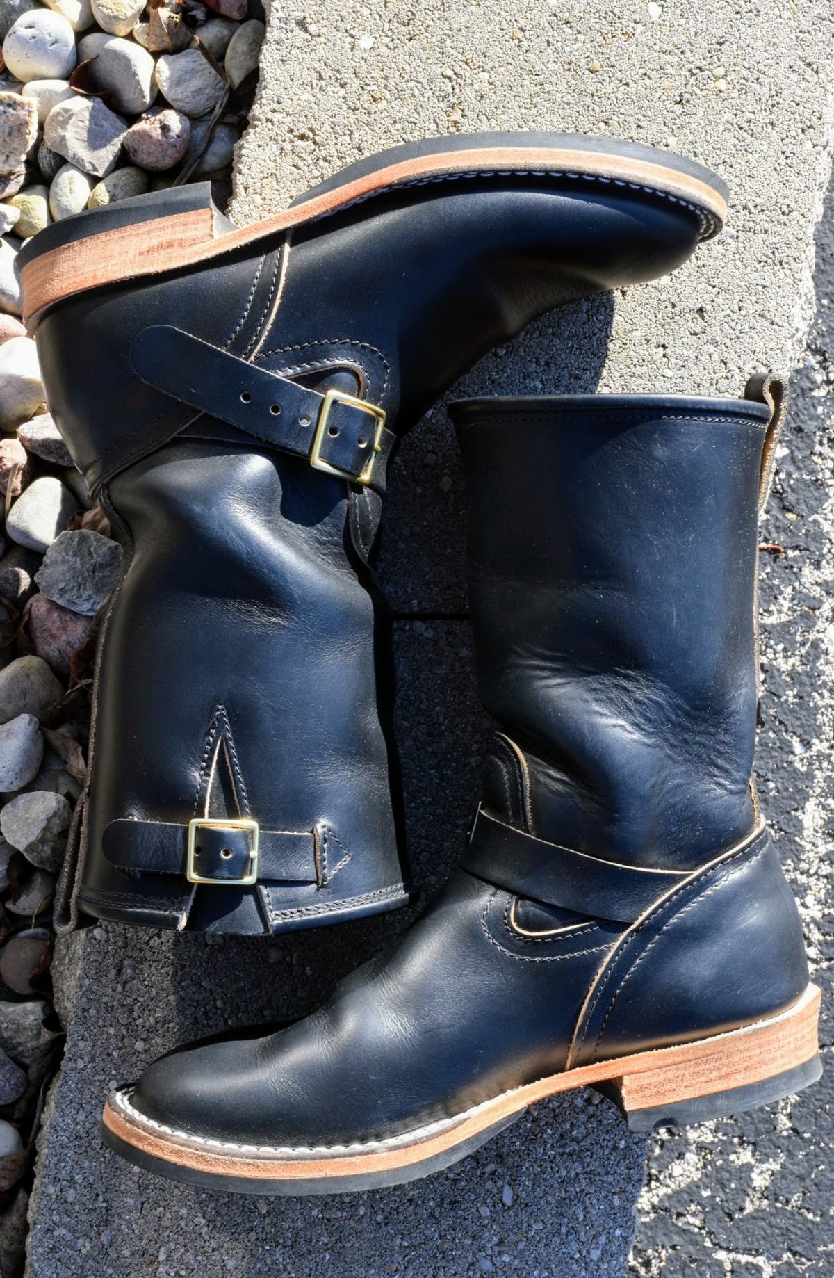 Photo by SKopp on December 3, 2024 of the Nicks StationMaster in Horween Black Chromexcel.